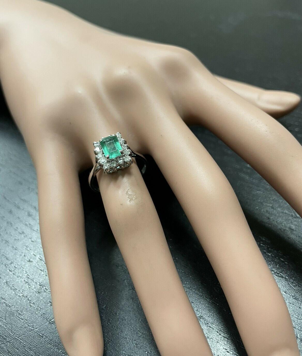 1.40 Carats Natural Emerald and Diamond 14K Solid White Gold Ring For Sale 1