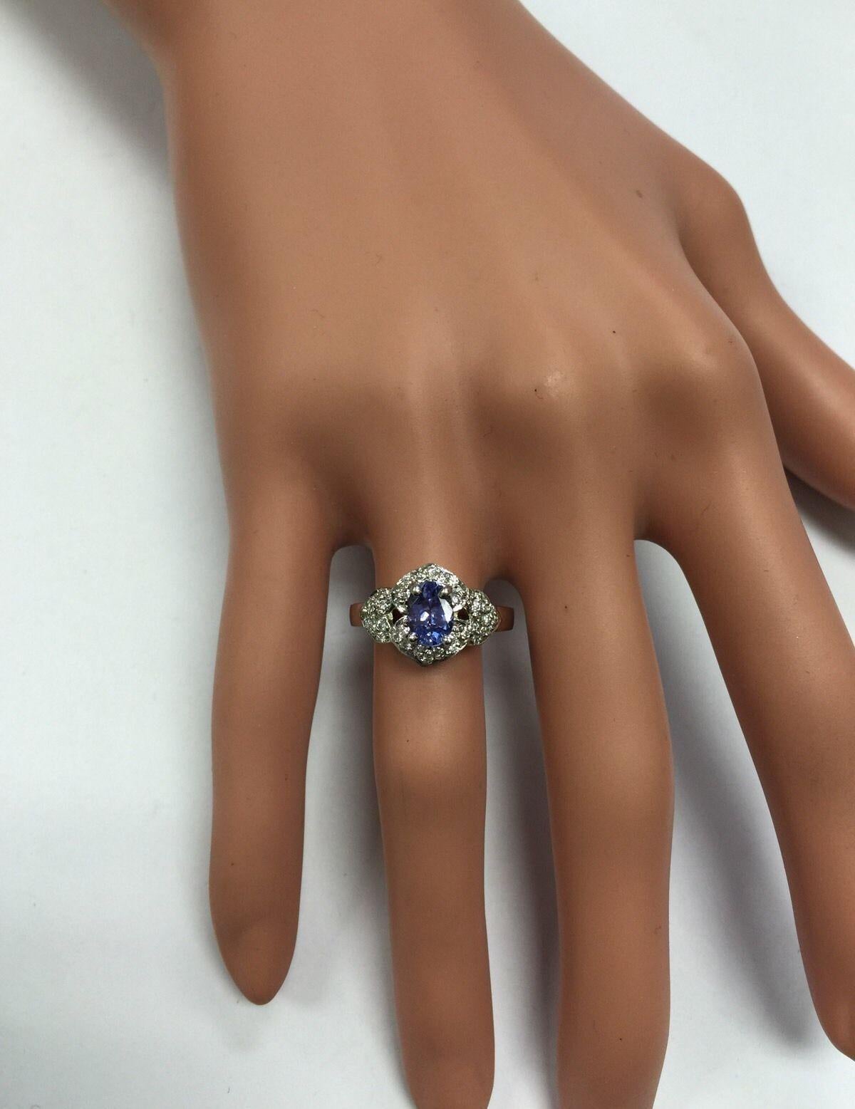 1.40 Carat Natural Tanzanite and Diamond 14 Karat Solid White Gold Ring For Sale 3