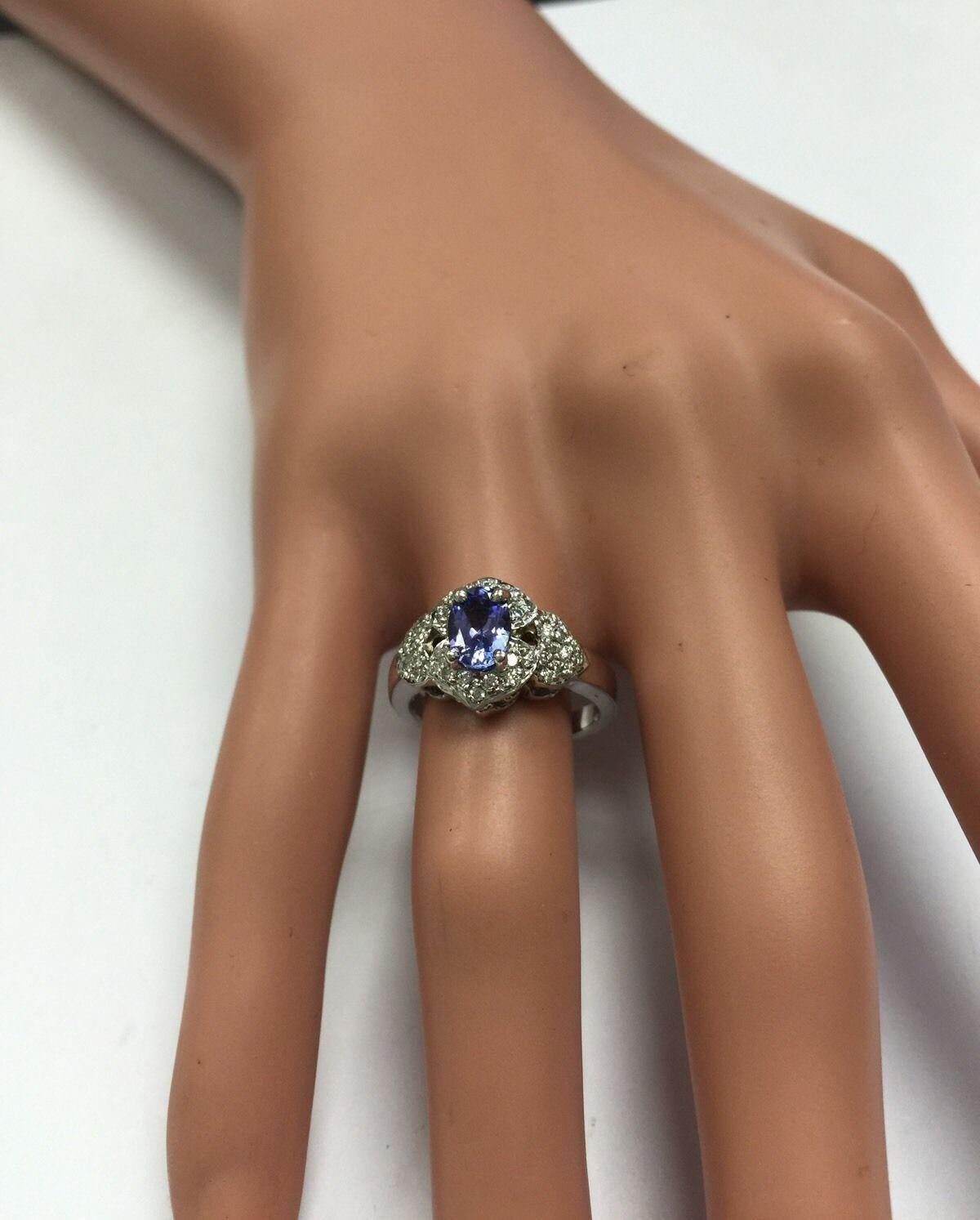 1.40 Carat Natural Tanzanite and Diamond 14 Karat Solid White Gold Ring For Sale 4