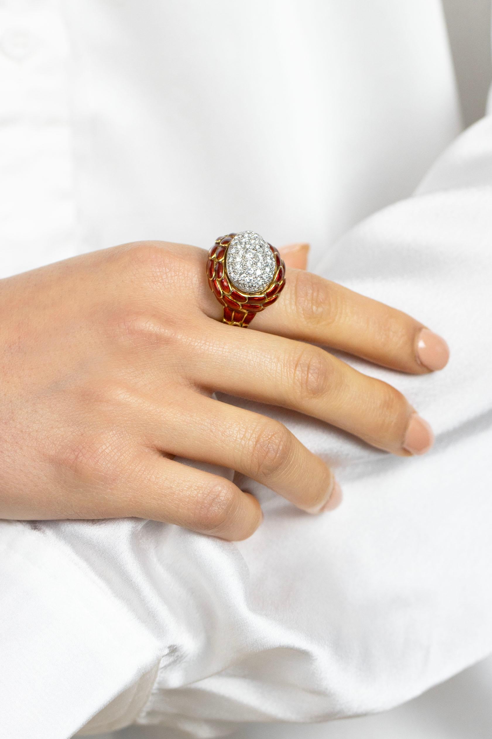 1.40 Carats Total Round Cut Diamond & Enamel Dome Cocktail Ring in Two-Tone Gold For Sale 1
