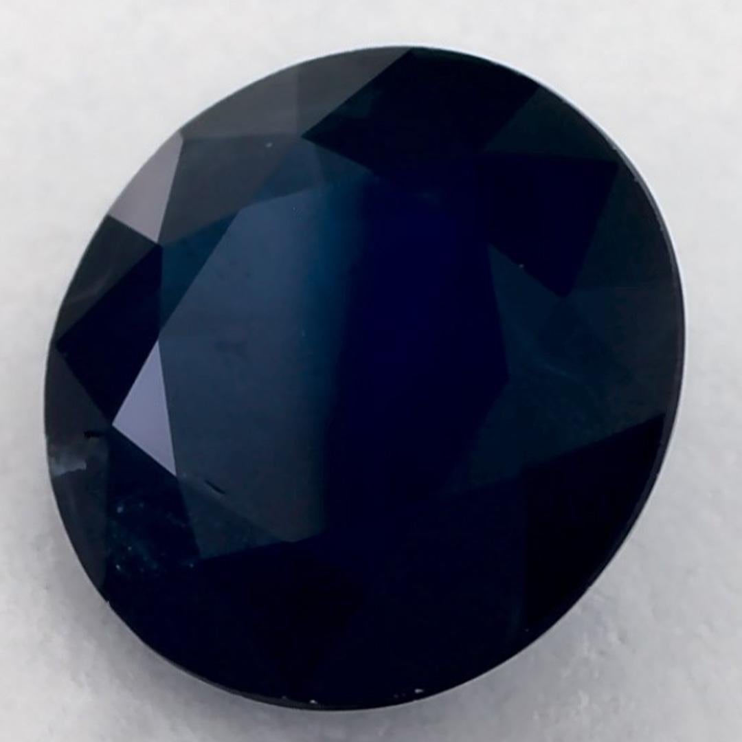 Dieser natürliche blaue Saphir bietet Eleganz und Raffinesse. Mit seiner satten Farbsättigung und seinem präzisen Schliff ist er das perfekte Herzstück für einen Verlobungsring oder ein luxuriöses Schmuckdesign.

Dieser Saphir stammt aus Sri Lanka