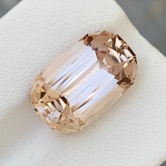 Topaze dorée naturelle non sertie de 14,00 carats de forme ovale du Pakistan