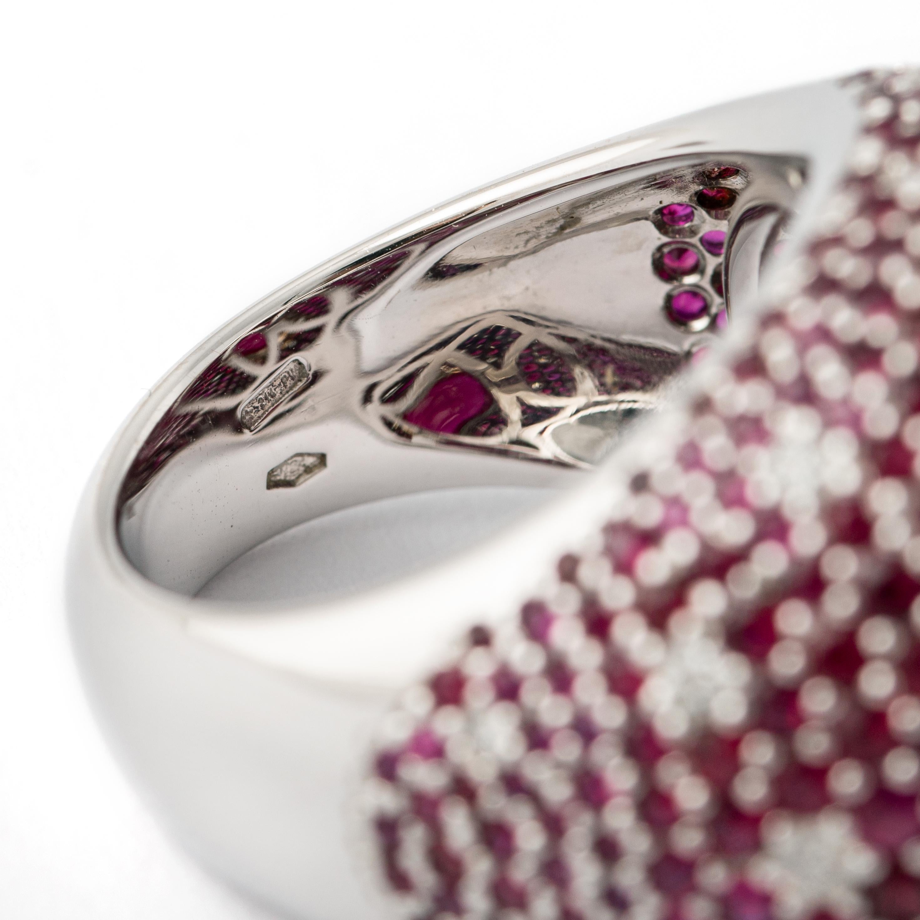 14.00 Carat Ruby Cabochon White Gold 18K Diamond Ring For Sale 1