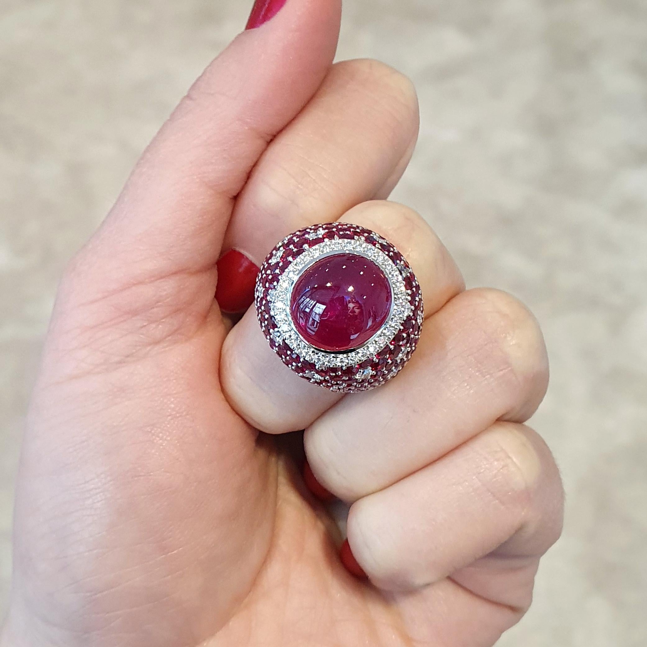 14.00 Carat Ruby Cabochon White Gold 18K Diamond Ring For Sale 2