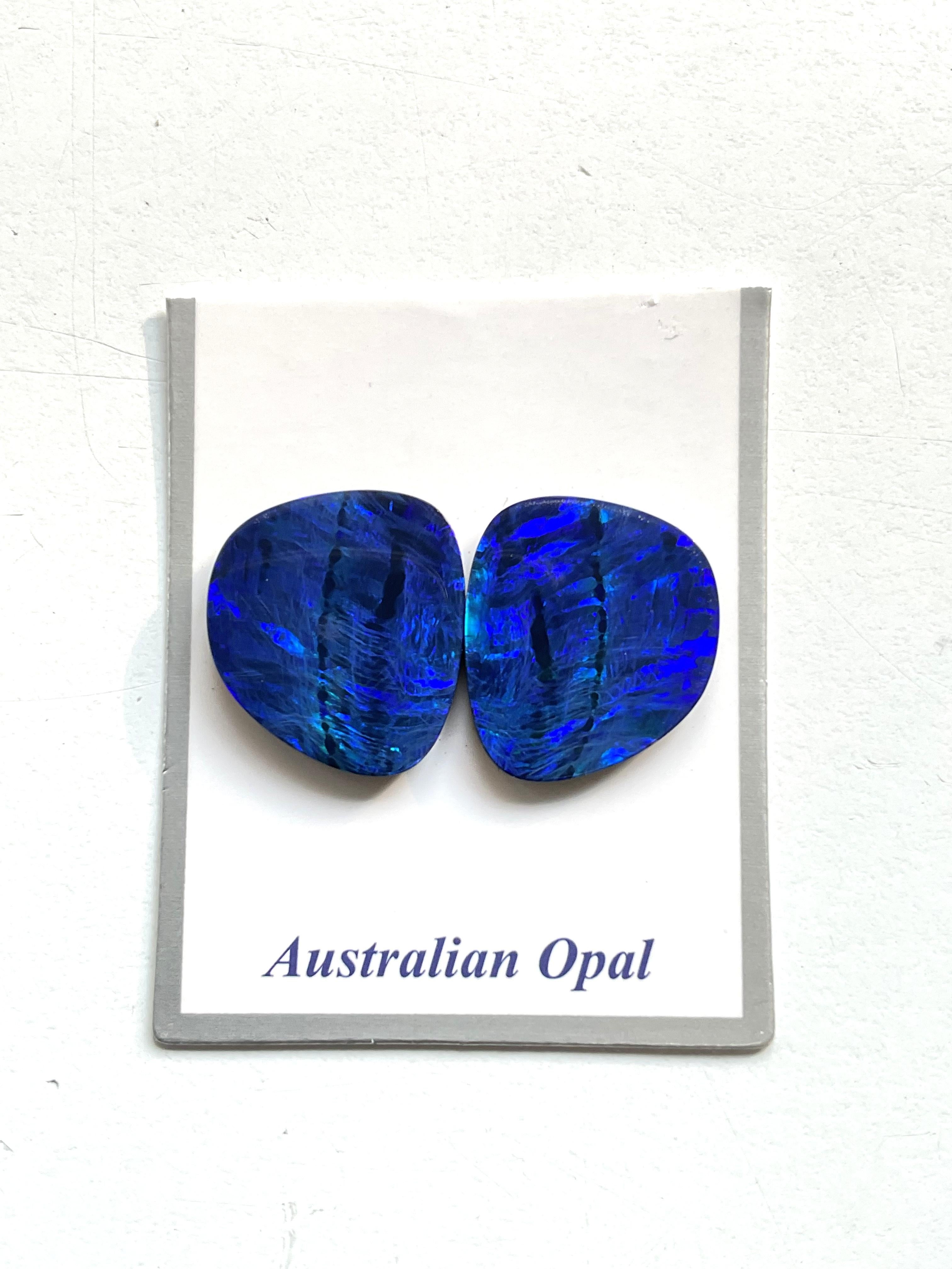 14.00 Carats Australian Opal Pair Royal Blue Flash play of Color Stone Gemstone (paire d'opales australiennes bleu royal) Neuf - En vente à Jaipur, RJ