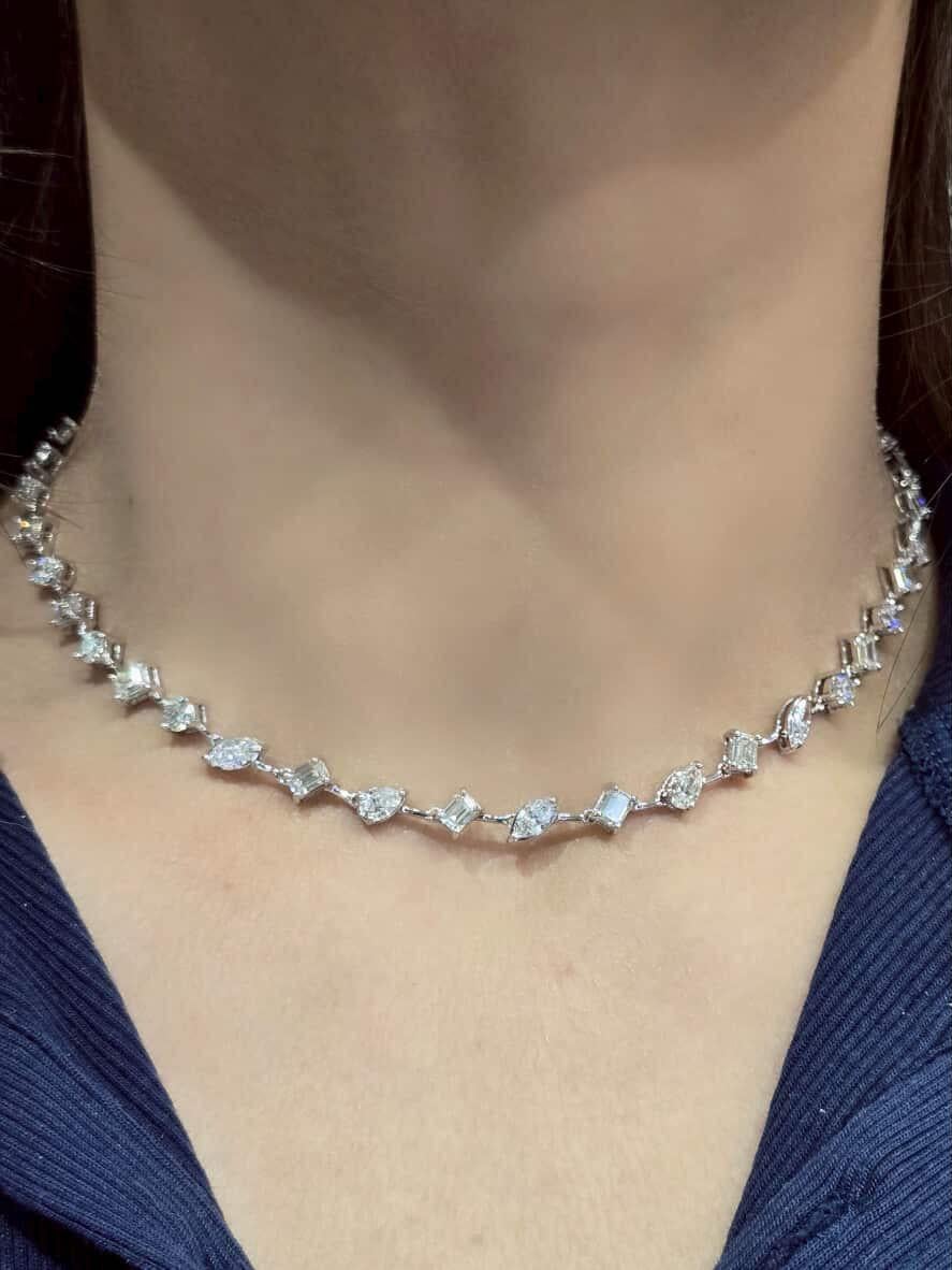 14,00 carati di diamanti a forma mista in oro 18K Collana/Choker  Orecchini in vendita 4