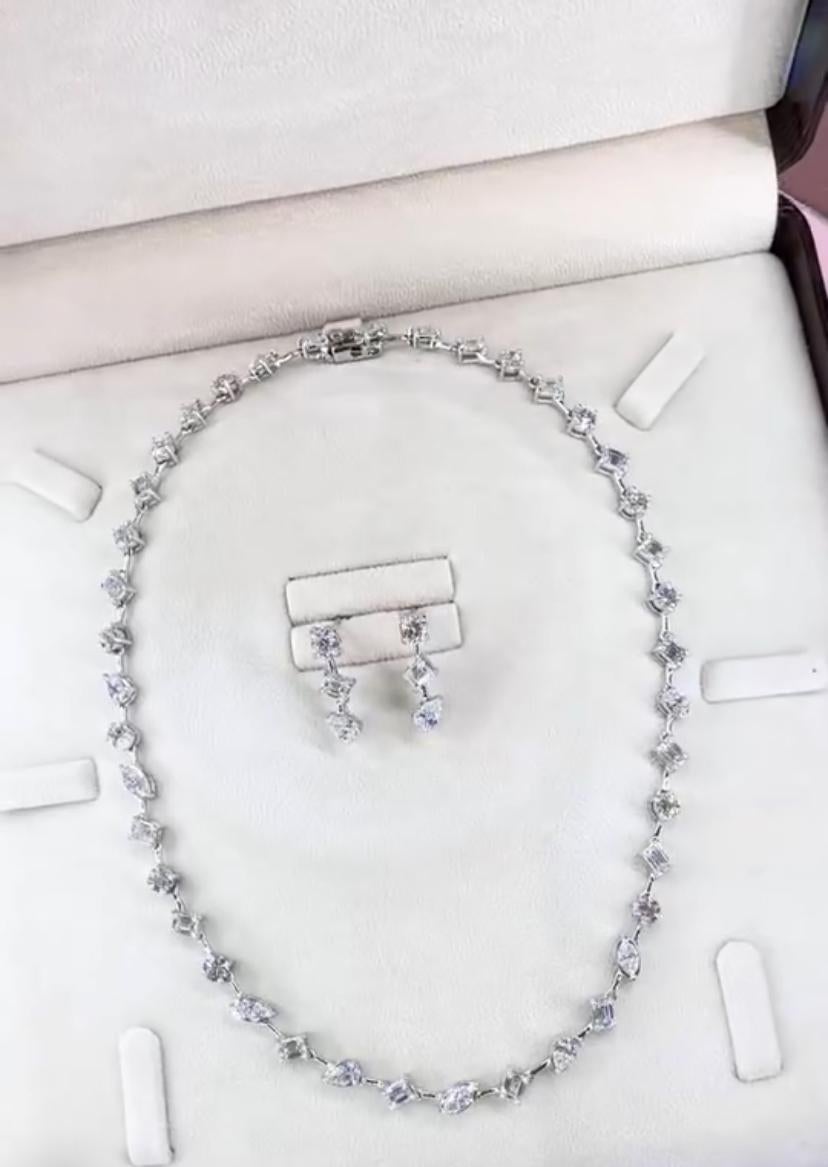 Taglio misto 14,00 carati di diamanti a forma mista in oro 18K Collana/Choker  Orecchini in vendita