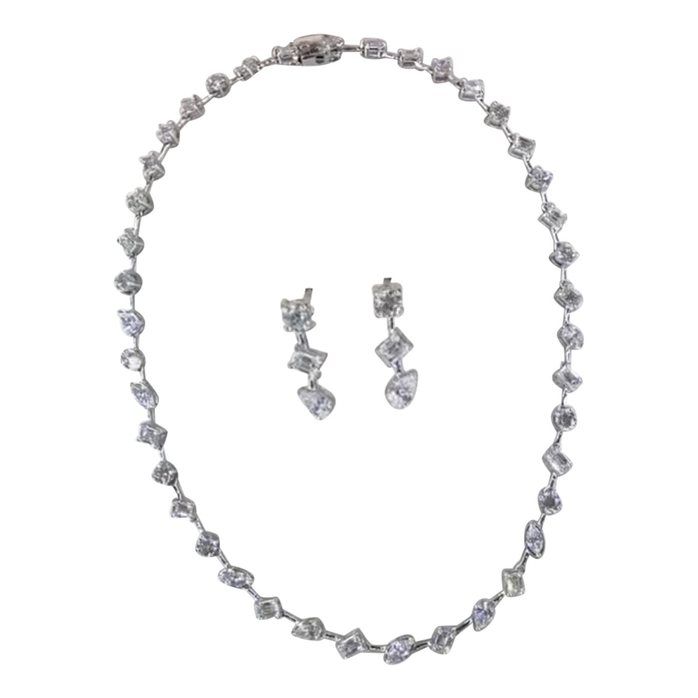14.00 Carats Diamants de forme mixte Collier/Choker en or 18K Boucles d
oreilles
