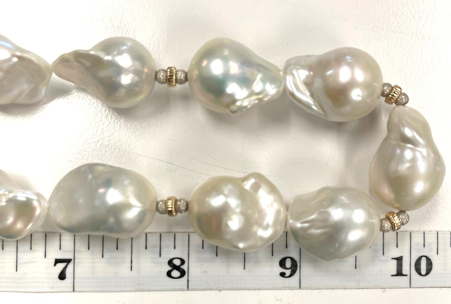 14,00 bis 16,00 mm Weiße barocke Süßwasserperle und Weißgold Halskette für Damen oder Herren im Angebot
