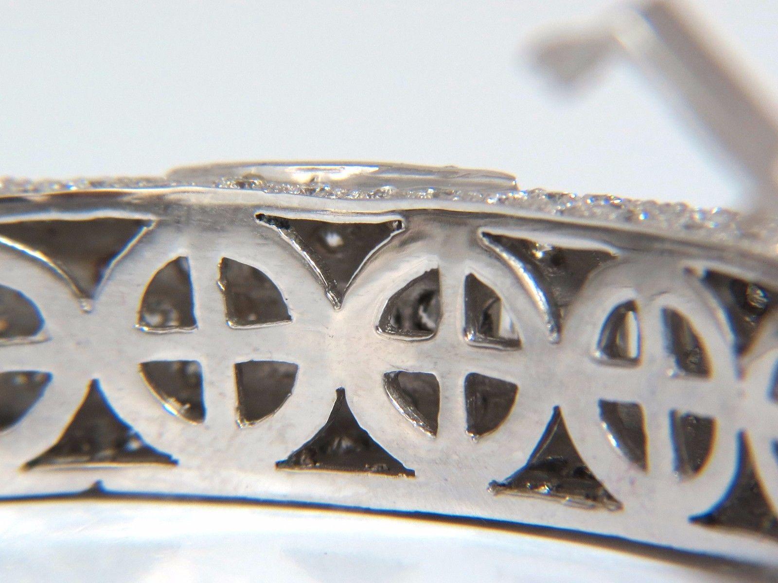 Bracelet jonc d'éternité 18 carats incrusté de diamants naturels de 14,02 carats en vente 2