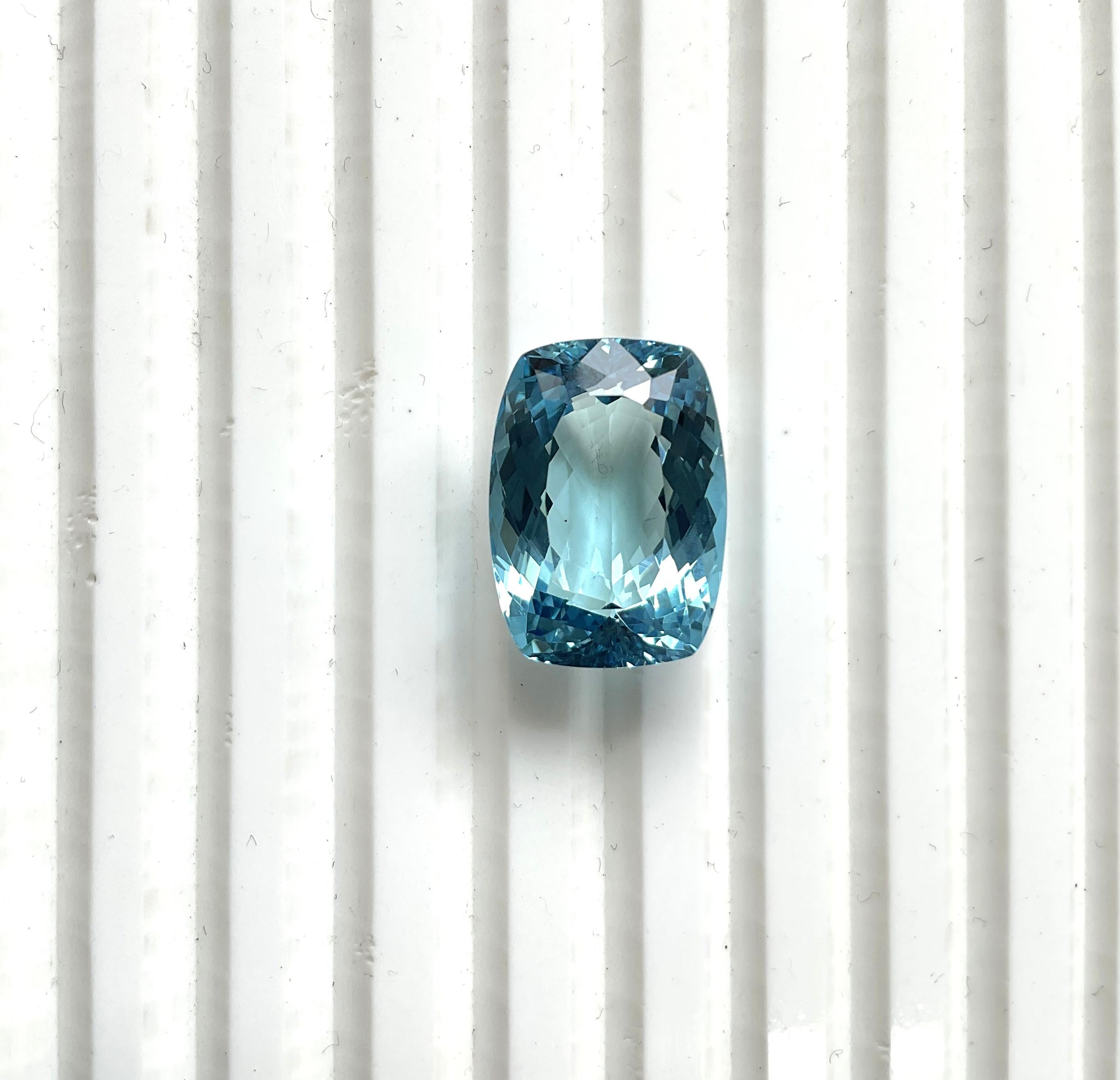 14.03 carats top quality aquamarine cushion cut stone for jewelry natural gem

Gemstone - Aquamarine
Weight:  14.03 Carats
Size: 18x13x9 MM
Pieces: 1