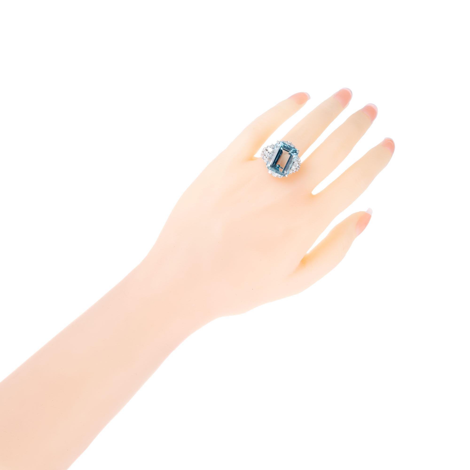 14.04 Carat Aquamarine Diamond Platinum Ring In Good Condition For Sale In Stamford, CT
