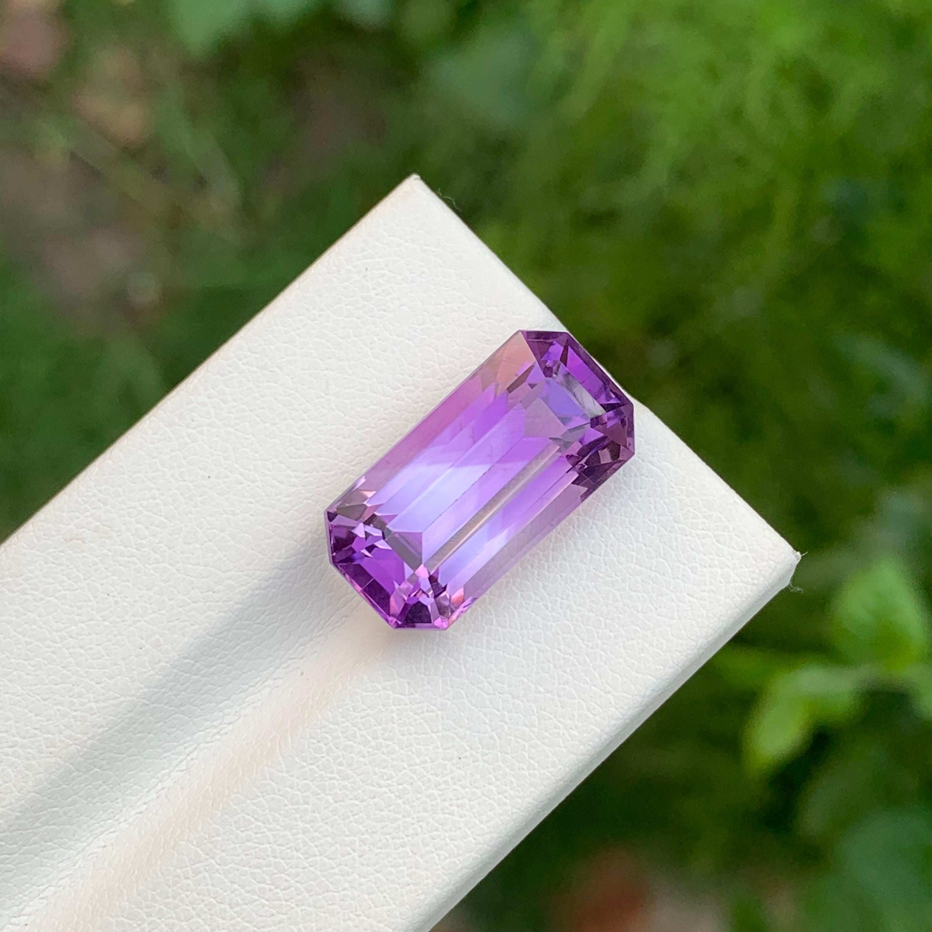 14.05 Karat Natürlicher loser Amethyst Langer Smaragd Form Edelstein für Halskette (Smaragdschliff) im Angebot