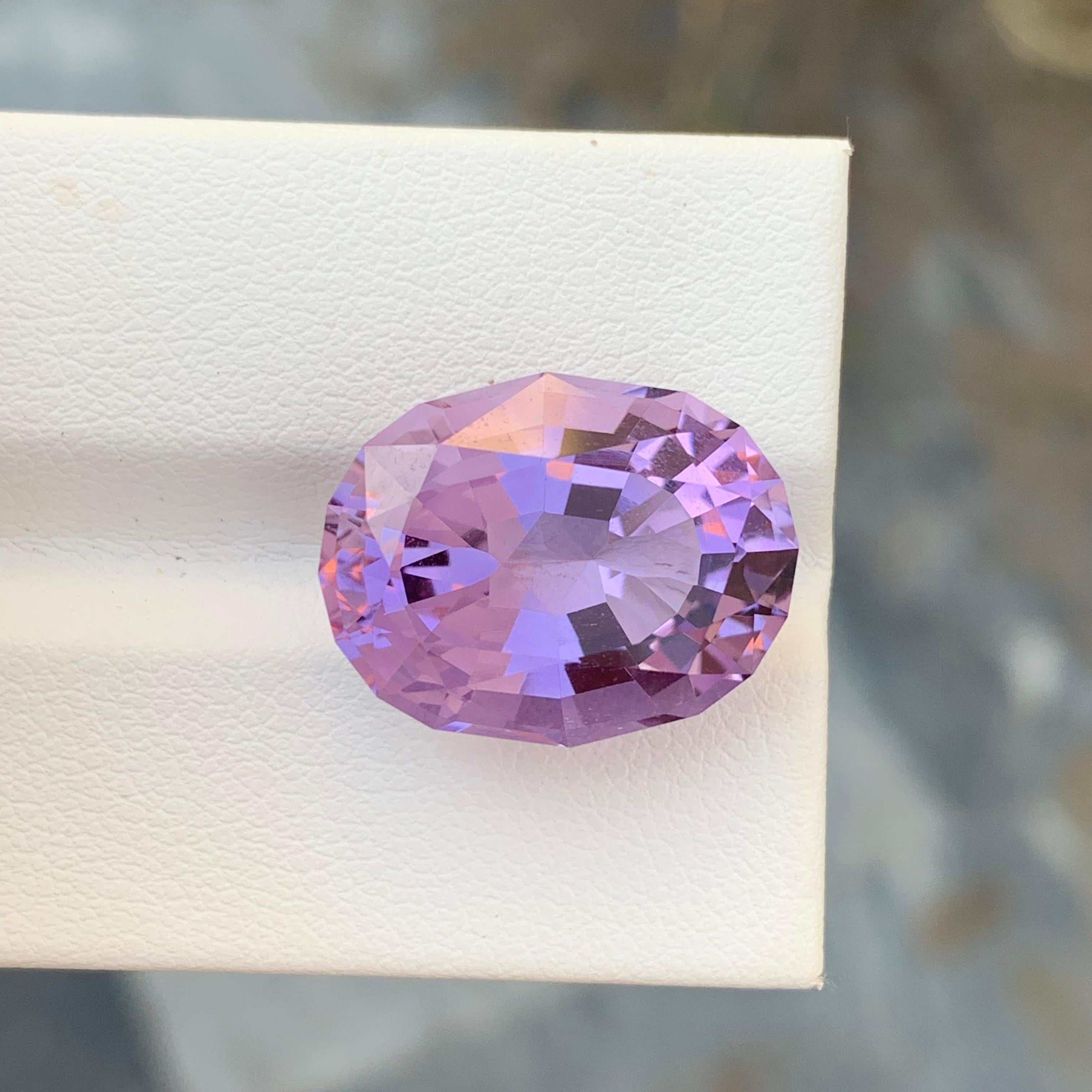Loser Amethyst
Gewicht: 14,05 Karat
Abmessung: 18.3 x 14.2 x 9.8 Mm
Farbe: Violett
Herkunft: Brasilien
Behandlung: Nicht
Zertifikat: Auf Anfrage
Die Form: Oval

Der Amethyst, eine atemberaubende Quarzart, die für ihren faszinierenden violetten