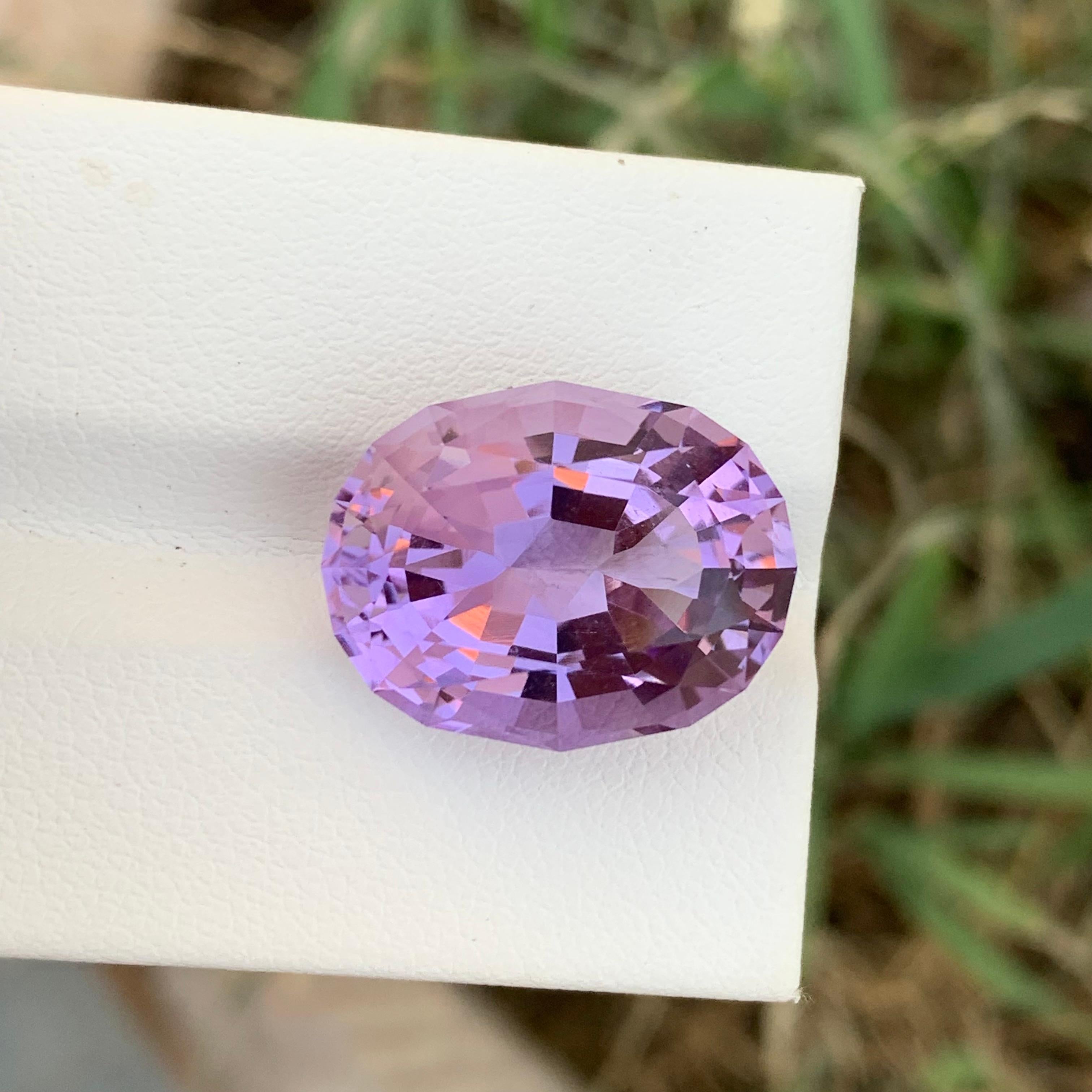 14.05 Karat natürlicher loser Amethyst in ovaler Form für die Schmuckherstellung (Ovalschliff) im Angebot