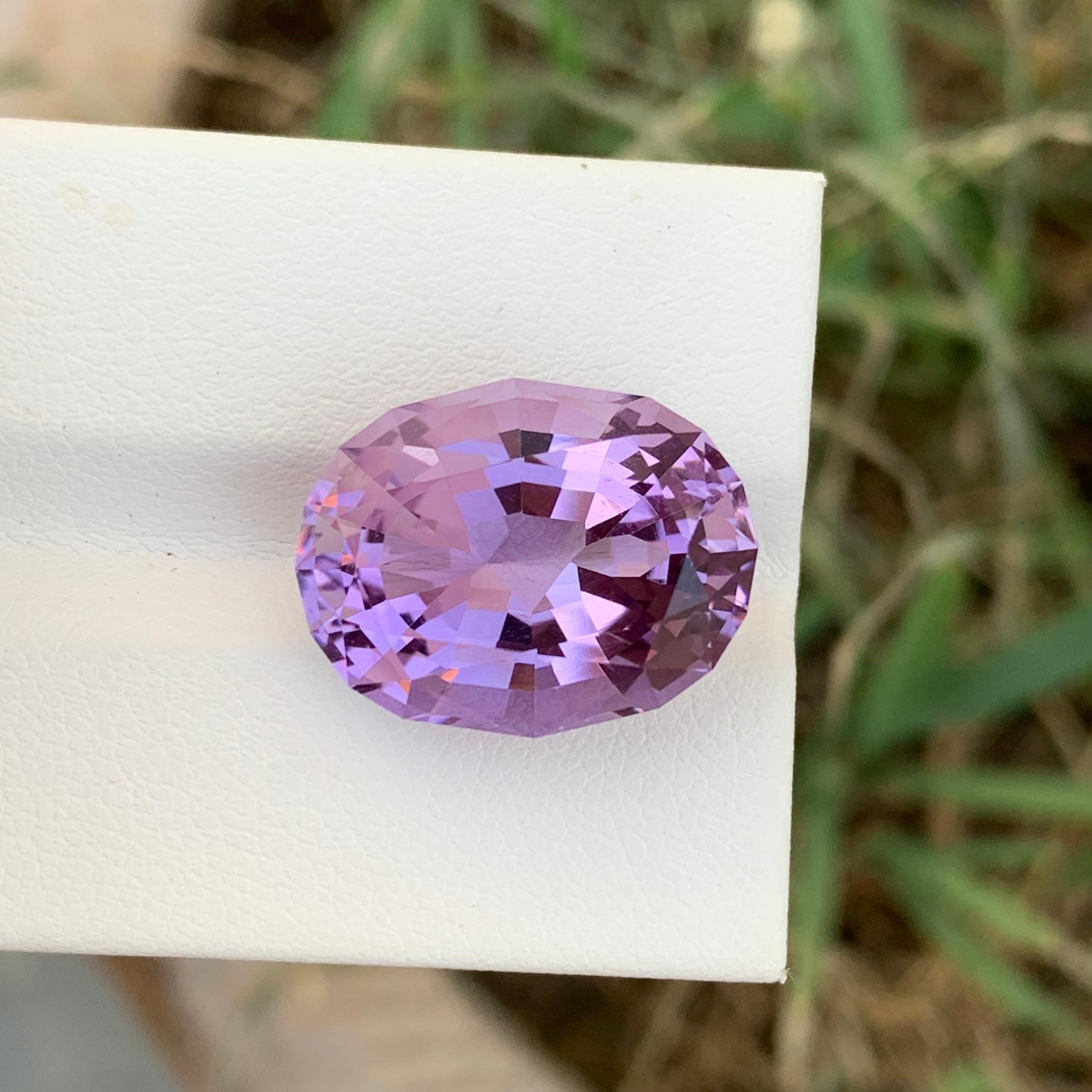 14.05 Karat natürlicher loser Amethyst in ovaler Form für die Schmuckherstellung im Zustand „Neu“ im Angebot in Peshawar, PK