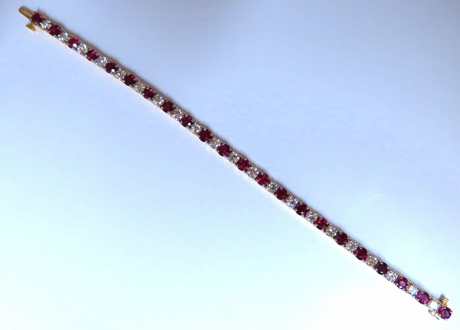 Bracelet tennis classique en or 14 carats avec rubis naturel et diamants alternés de 14,05 carats en vente 1