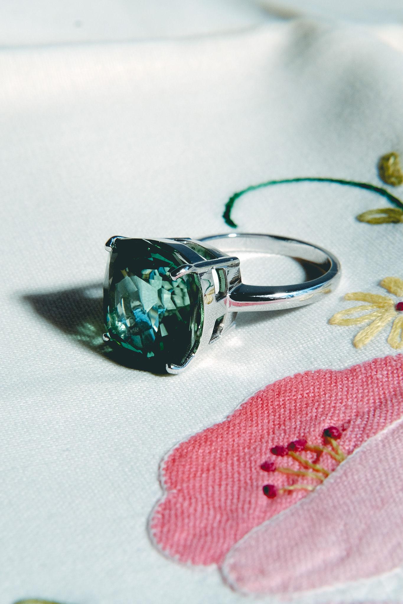 14.06 Green Tourmaline Solitaire Ring-Cushion Cut-18KT White Gold-GIA Certified For Sale 5