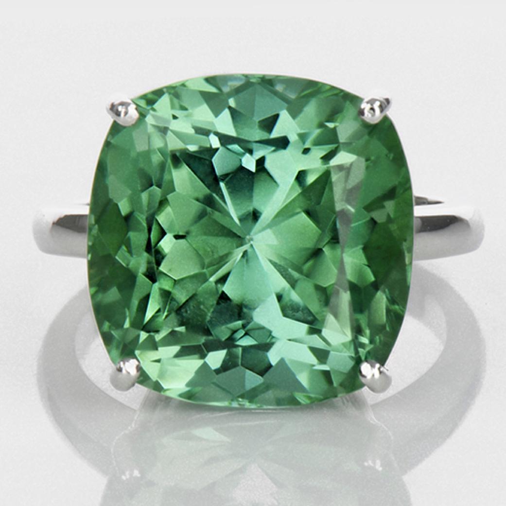14.06 Green Tourmaline Solitaire Ring-Cushion Cut-18KT White Gold-GIA Certified In New Condition For Sale In London, GB