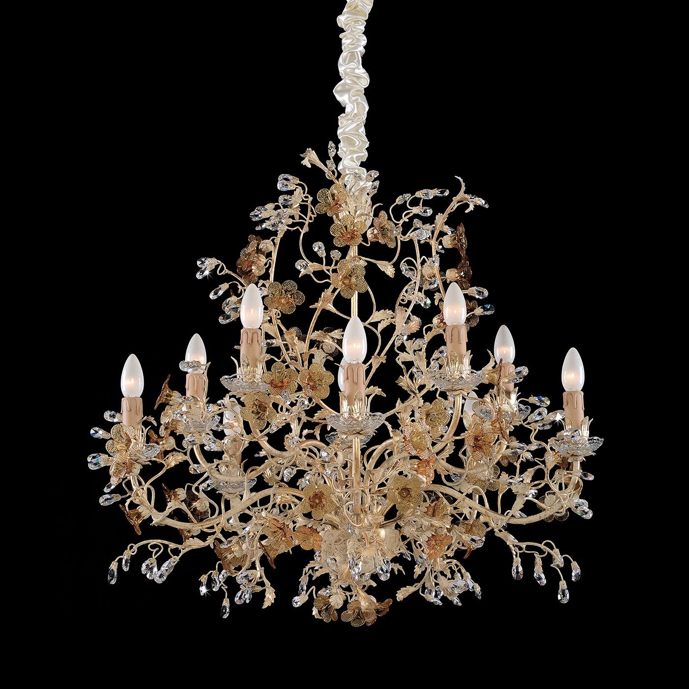 An exquisite testament to Italian know-how, this charming chandelier is inspired by natural forms. With an ivory lacquer finish, the chandelier is accented with gold leaf, giving it a warm look. The chandelier is completed by Asfour crystals and