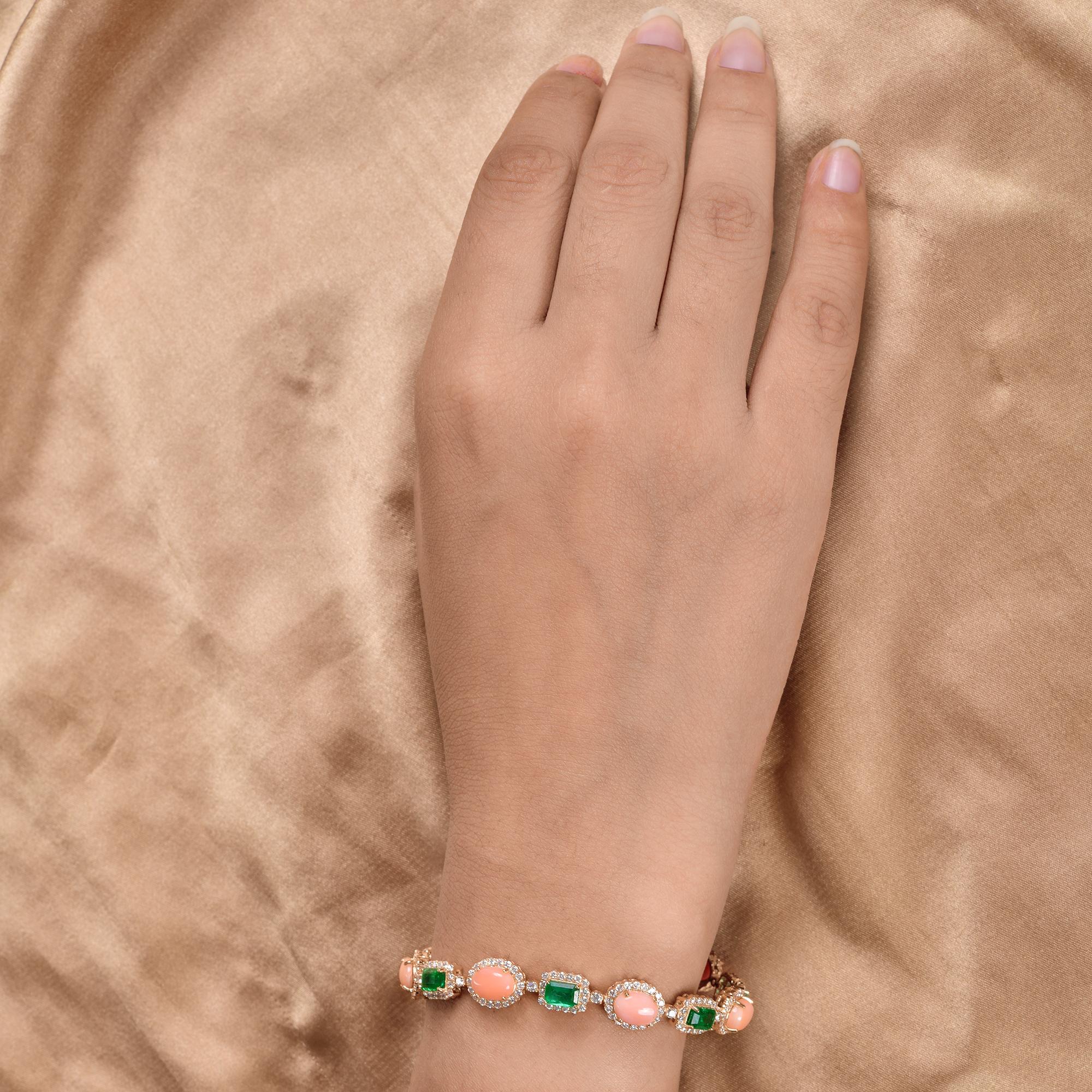 14,08 TCW di smeraldo di corallo con accenti di diamanti a raggiera in oro giallo 18 carati Gioielli di pregio
Questo braccialetto unisce l'eccellenza dell'artigianato alla bellezza naturale dei coralli cabochon e degli smeraldi dello Zambia,