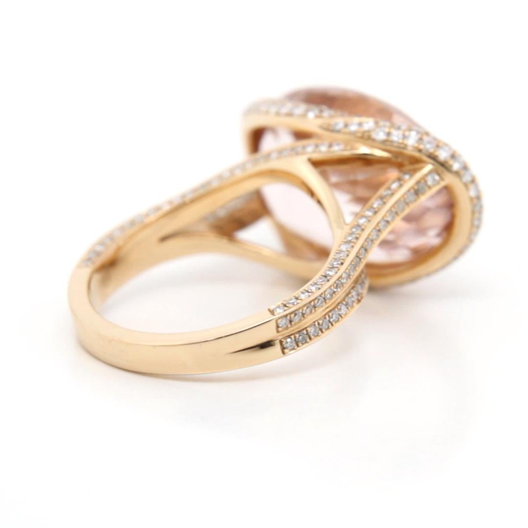 14.09 Carat Pink Morganite East-West Diamond Ring in 18K Rose Gold In New Condition For Sale In Hong Kong, HK