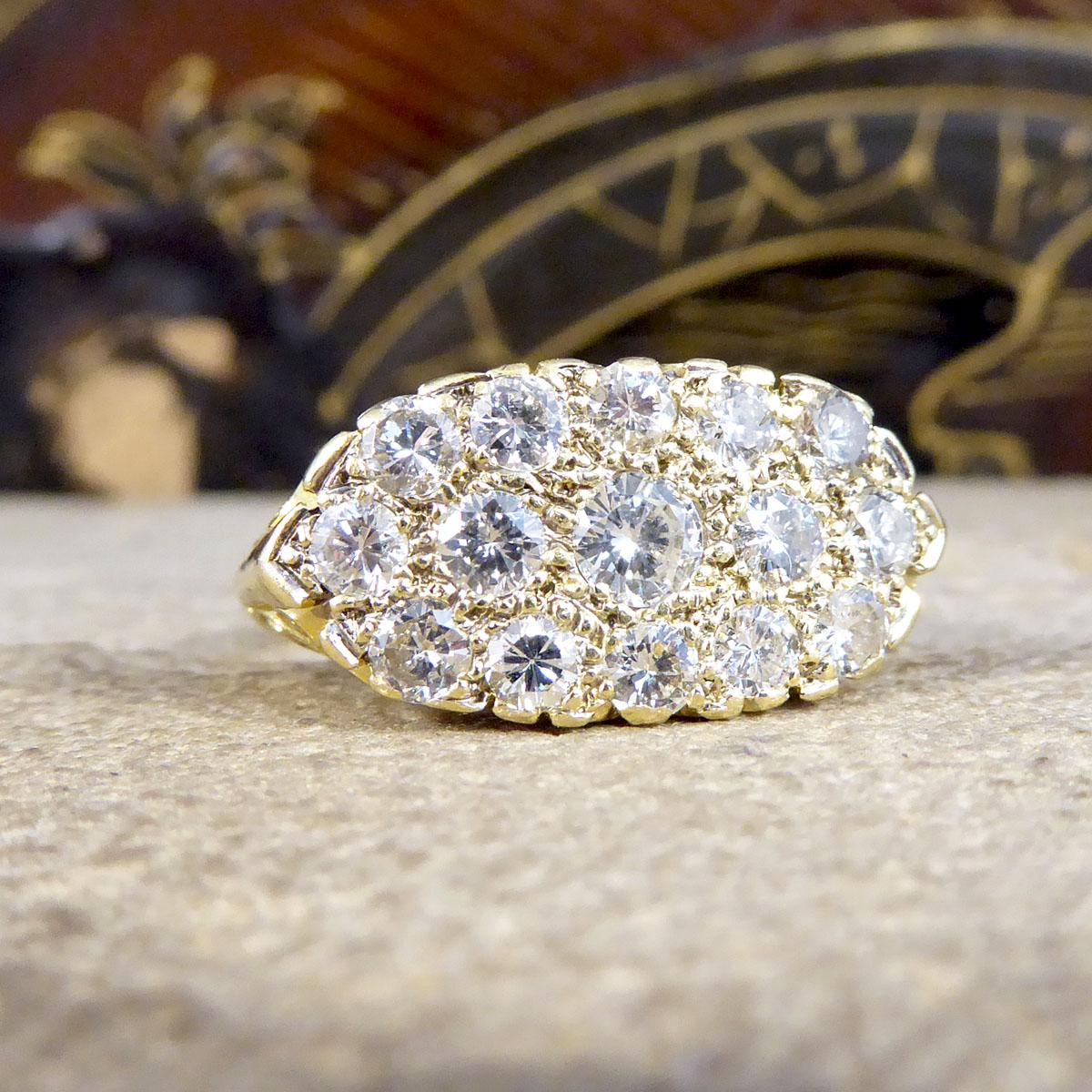 Solch ein schöner Ring, der in 18ct Gelbgold mit der schönsten detaillierten Galerie modelliert worden ist, die zu einem herrlichen Qualität viktorianischen Stil gut erkennbar ist. Dieser Ring ist vermutlich durchgängig spätviktorianisch mit