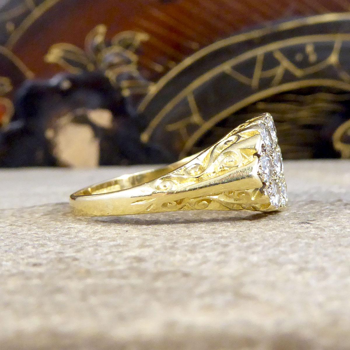 1,40 Karat Diamant Dreireihiger Cluster-Ring mit detaillierter Galerie aus 18 Karat Gelbgold (Spätviktorianisch)