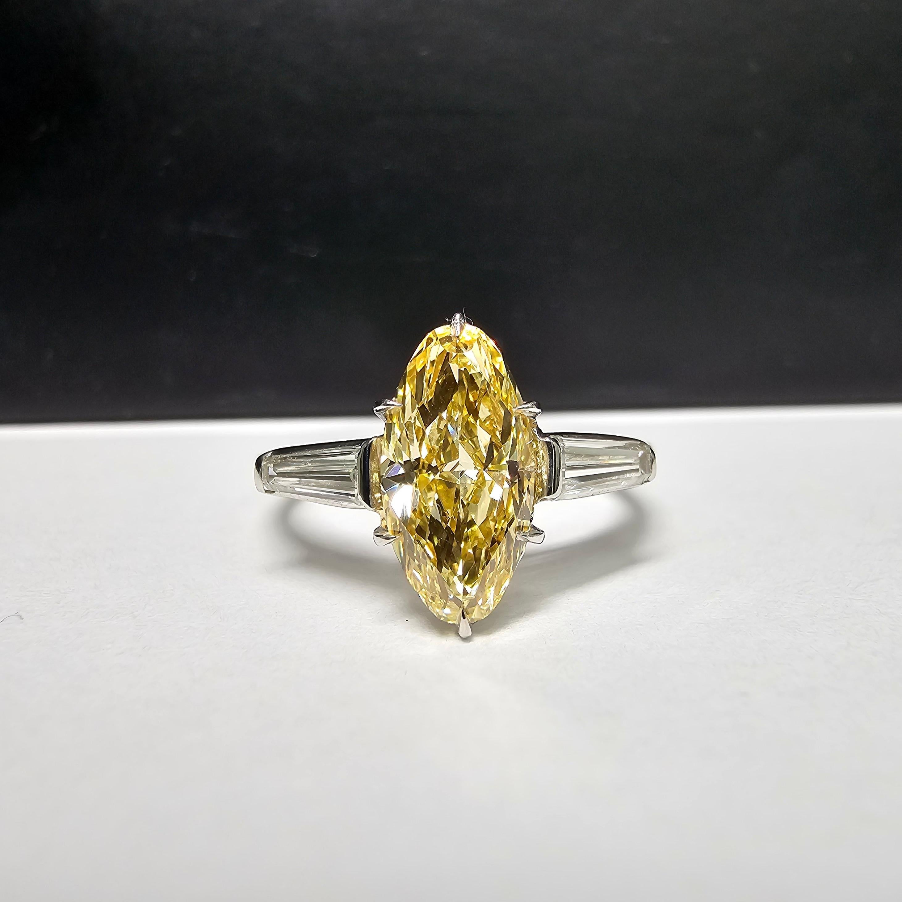 1,40 Karat GIA Fancy Intense Orangy Gelber Diamantring mit Marquise-Schliff (Marquiseschliff)