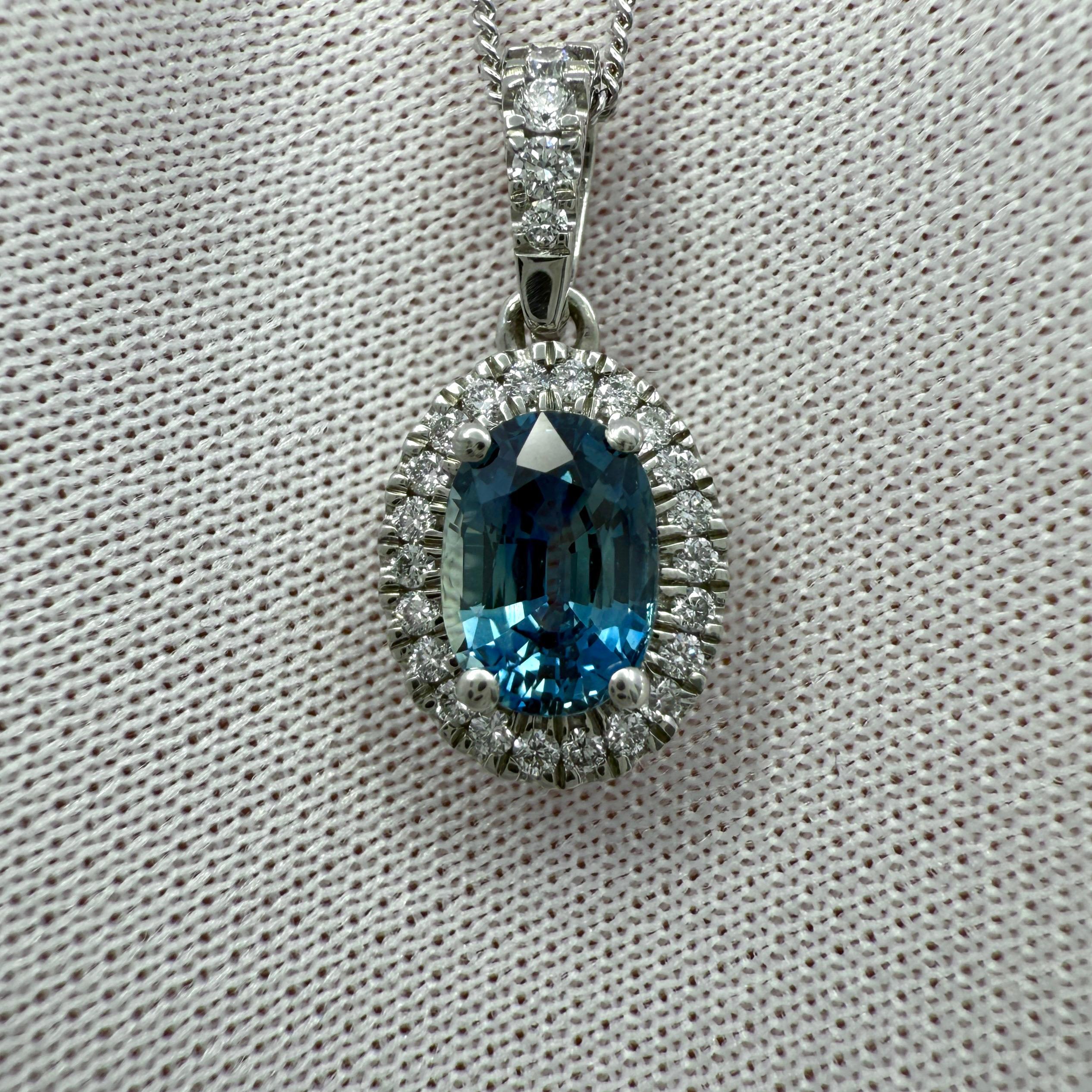 1.40ct Natürlicher Lebendiger Blauer Saphir Diamant Platin Halo Anhänger Halskette im Zustand „Neu“ im Angebot in Birmingham, GB