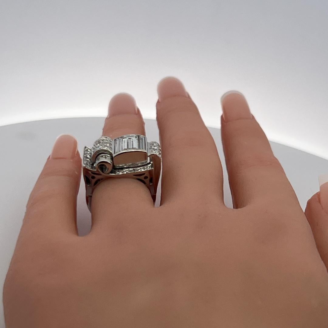 Bague de cocktail en or blanc 14 carats de 1,40 carats de diamants ronds, brillants et baguettes (I SI) en vente 4