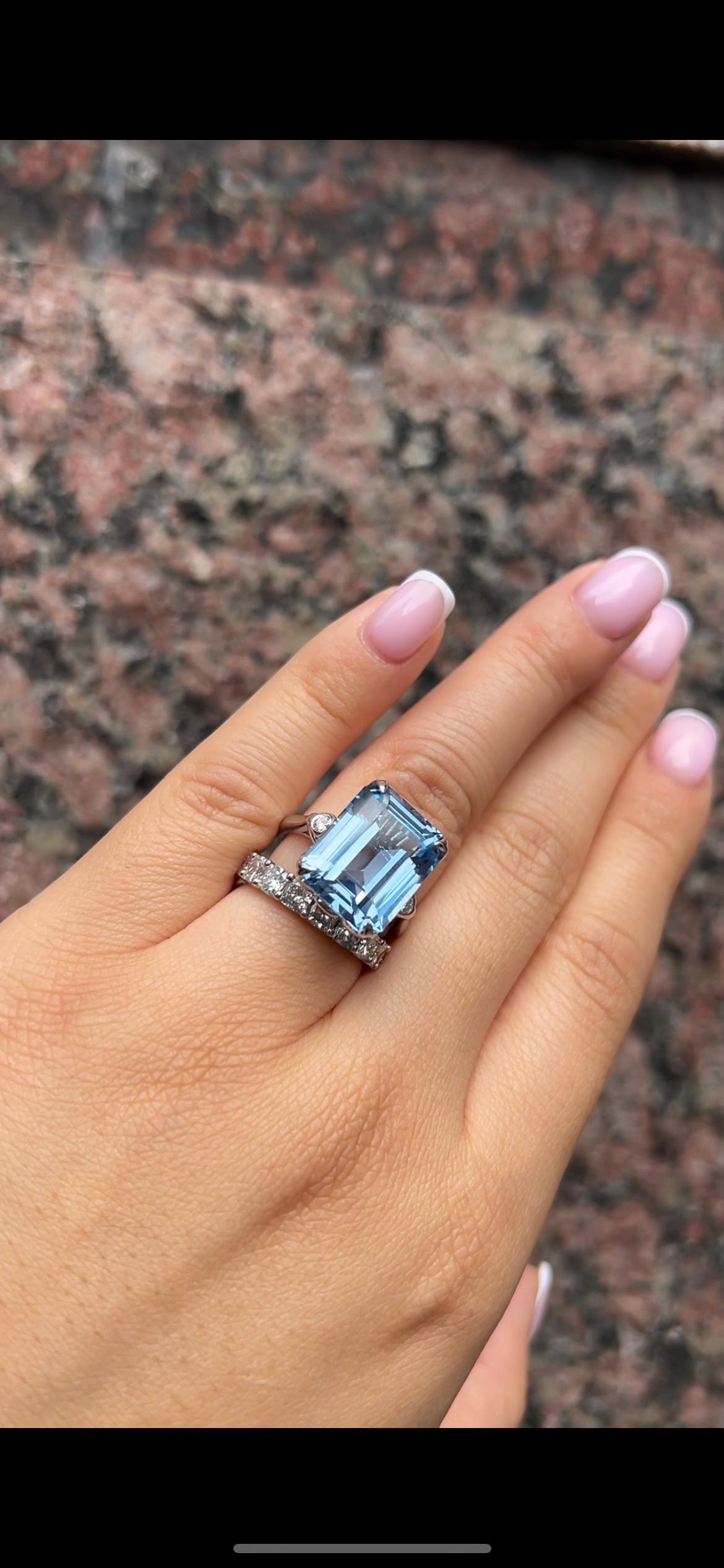 14.0CT Gesamtgewicht Blauer Topas Ring in 14KW Gold gefasst für Damen oder Herren im Angebot