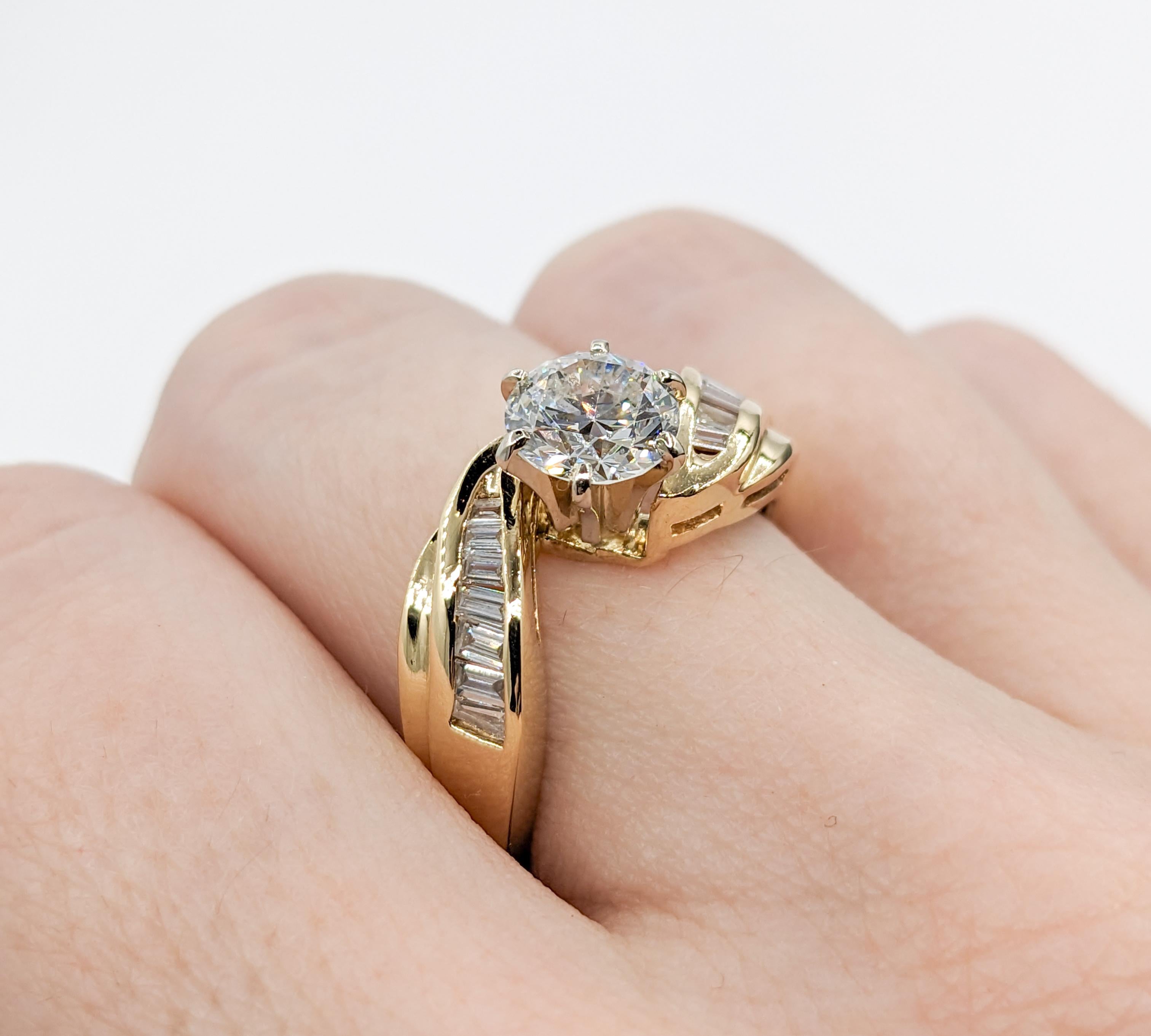 1.40ctw Diamond Engagement Ring In Yellow Gold In Excellent Condition For Sale In Bloomington, MN