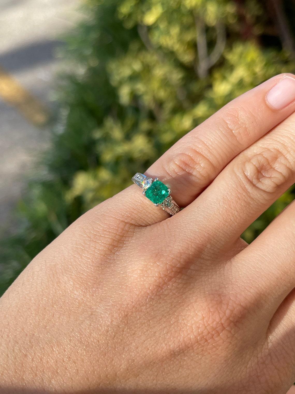 Modern 1.40tcw 14K AAA Colombian Emerald & Diamond Engagement Ring For Sale