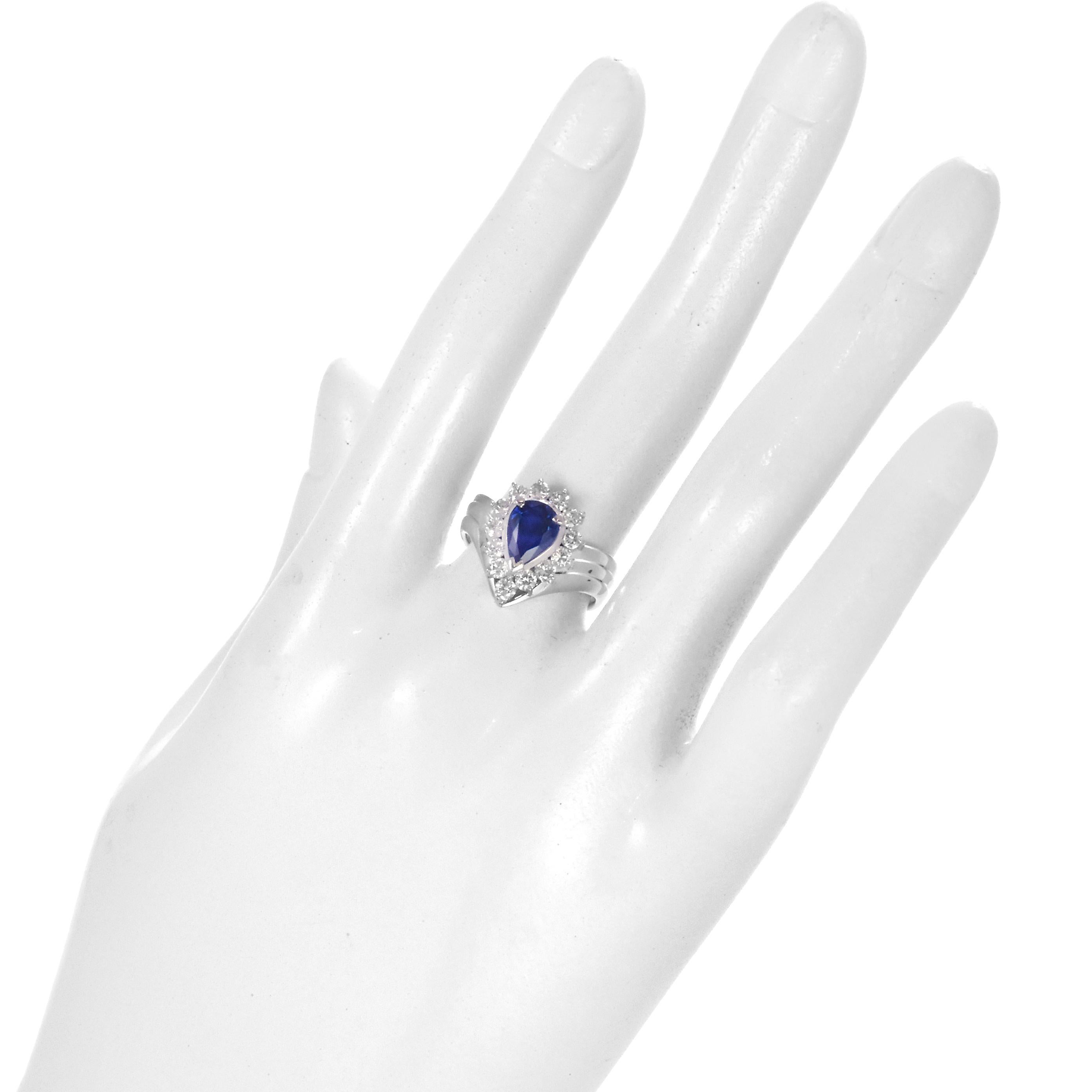 1.41 Carat Natural Sapphire and Diamond Estate Ring Made in Platinum For Sale 5