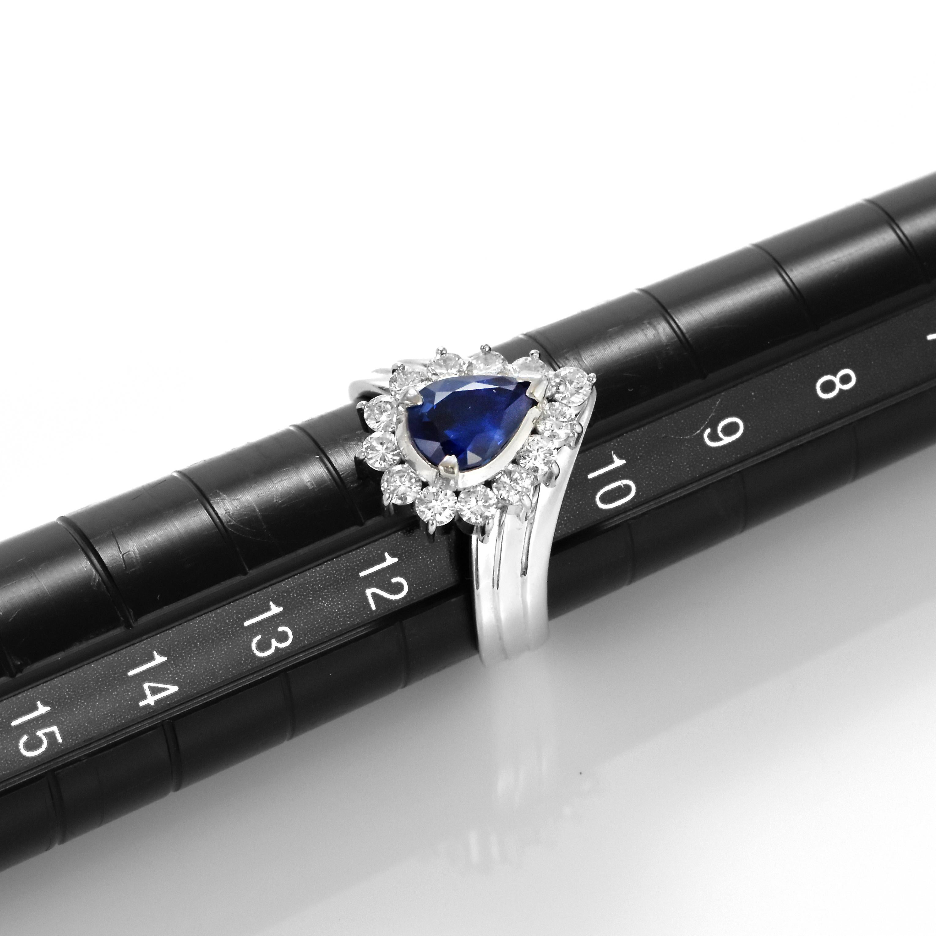 1.41 Carat Natural Sapphire and Diamond Estate Ring Made in Platinum For Sale 7
