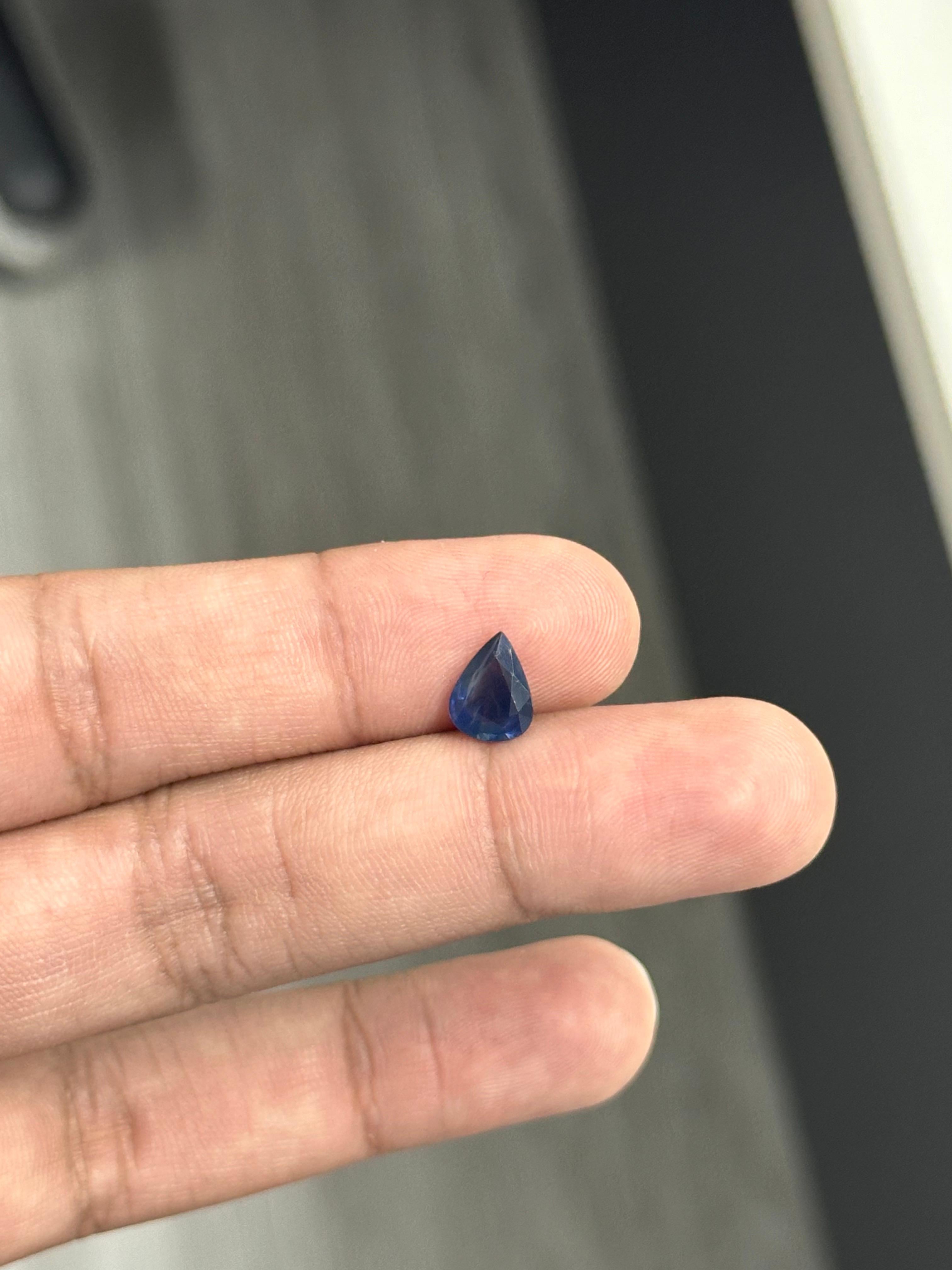 da uomo o donna 1.41 Carat Pear Sapphire in vendita