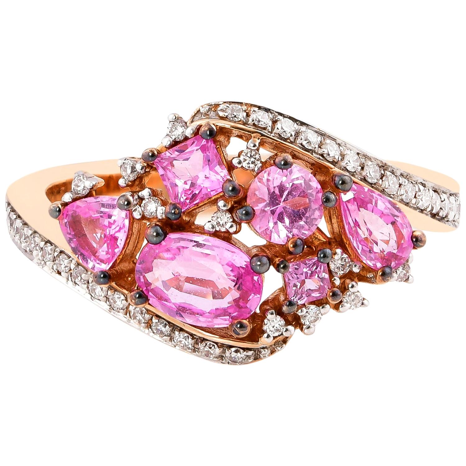 1,41 Karat rosa Saphir Ring aus 18 Karat Roségold mit Diamanten im Angebot