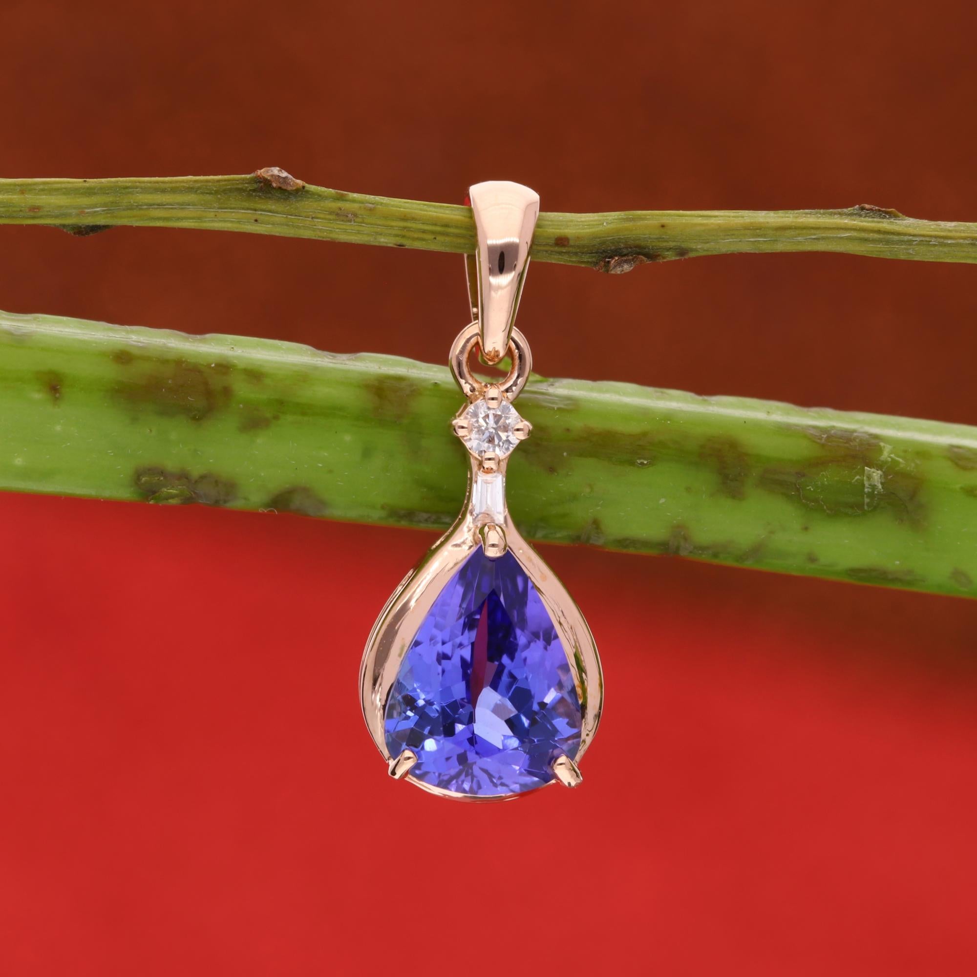 Moderno Ciondolo a goccia con gemma tanzanite da 1,41 carati e diamante da 0,06 carati in oro rosa 18 Kt in vendita