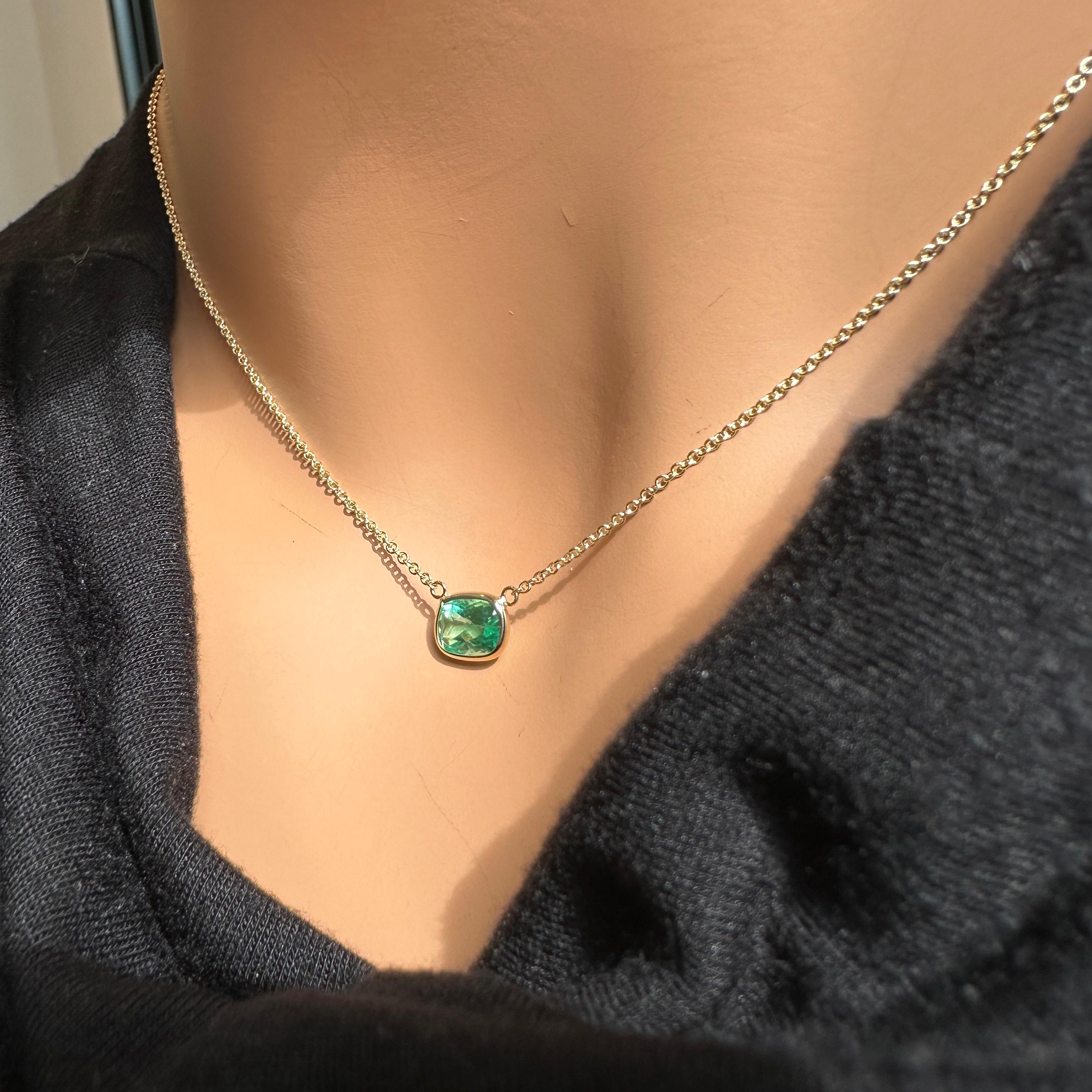1.41 Carat Weight Green Emerald Long Cushion Cut Solitaire Necklace in 14k YG In New Condition For Sale In Chicago, IL