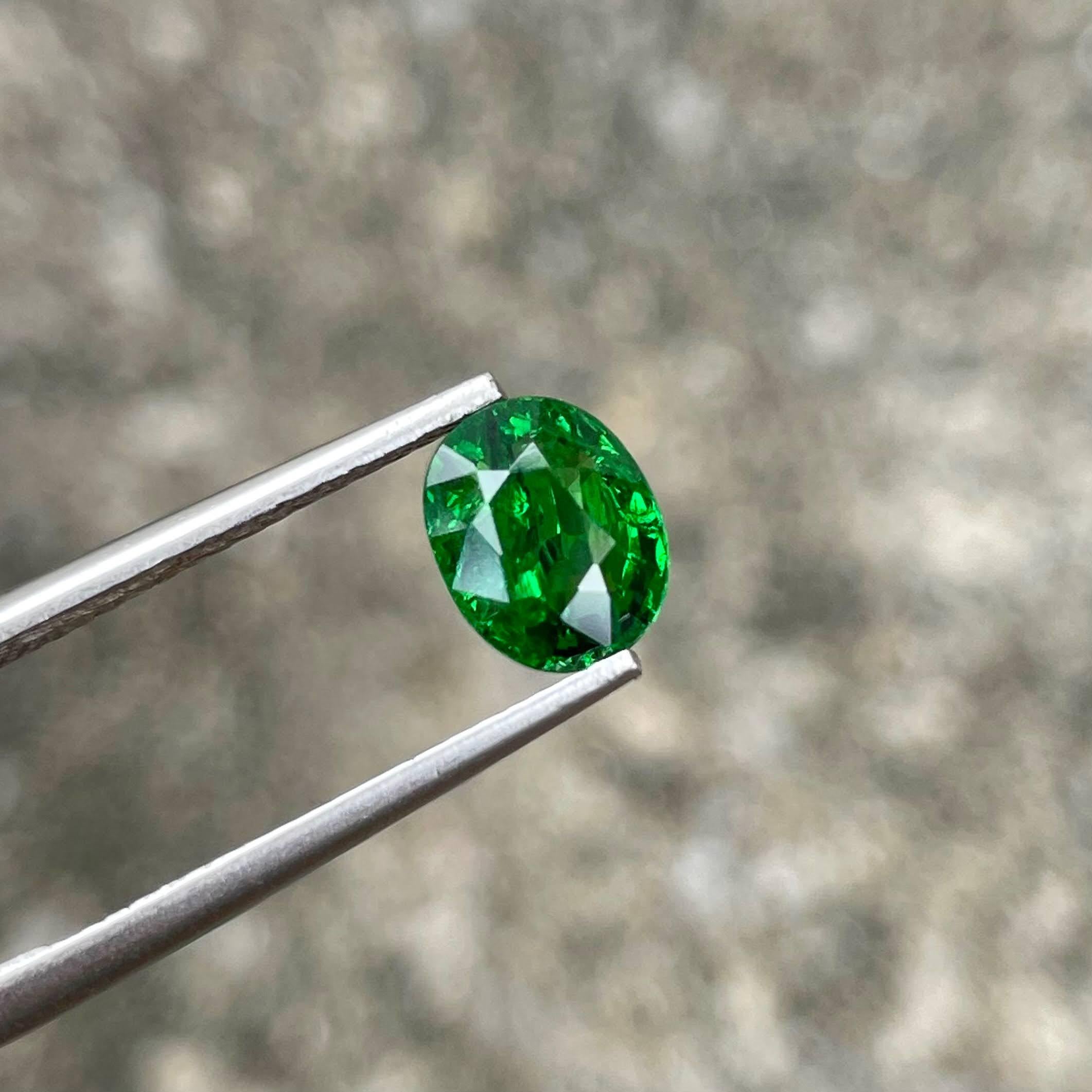 Moderno 1.41 carati di Greene & Greene Stone Taglio ovale Gemma del Kenya in vendita