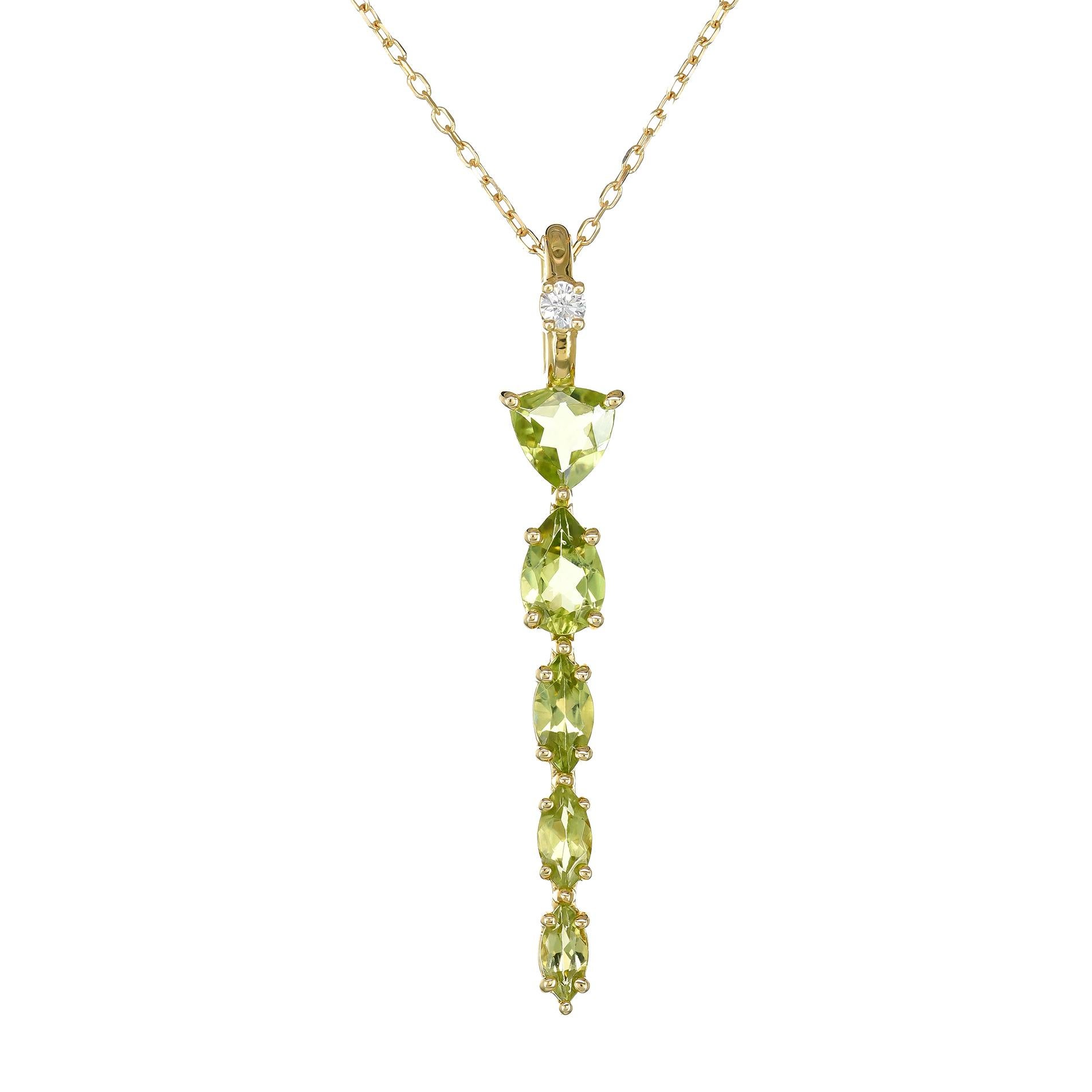 Pendant with 1.41 carats Peridot Diamonds set in 14K Yellow Gold In New Condition For Sale In Los Angeles, CA