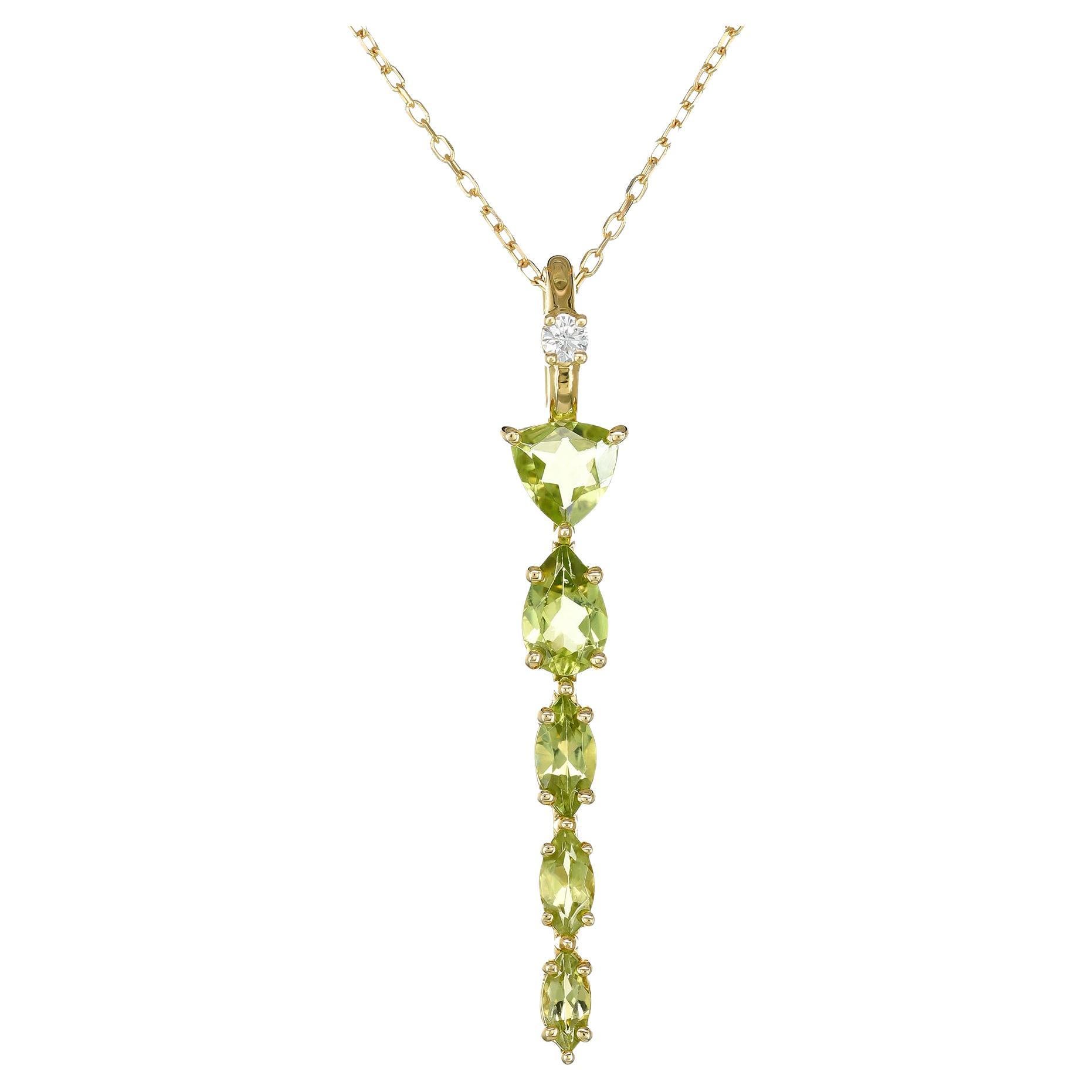 Pendant with 1.41 carats Peridot Diamonds set in 14K Yellow Gold For Sale