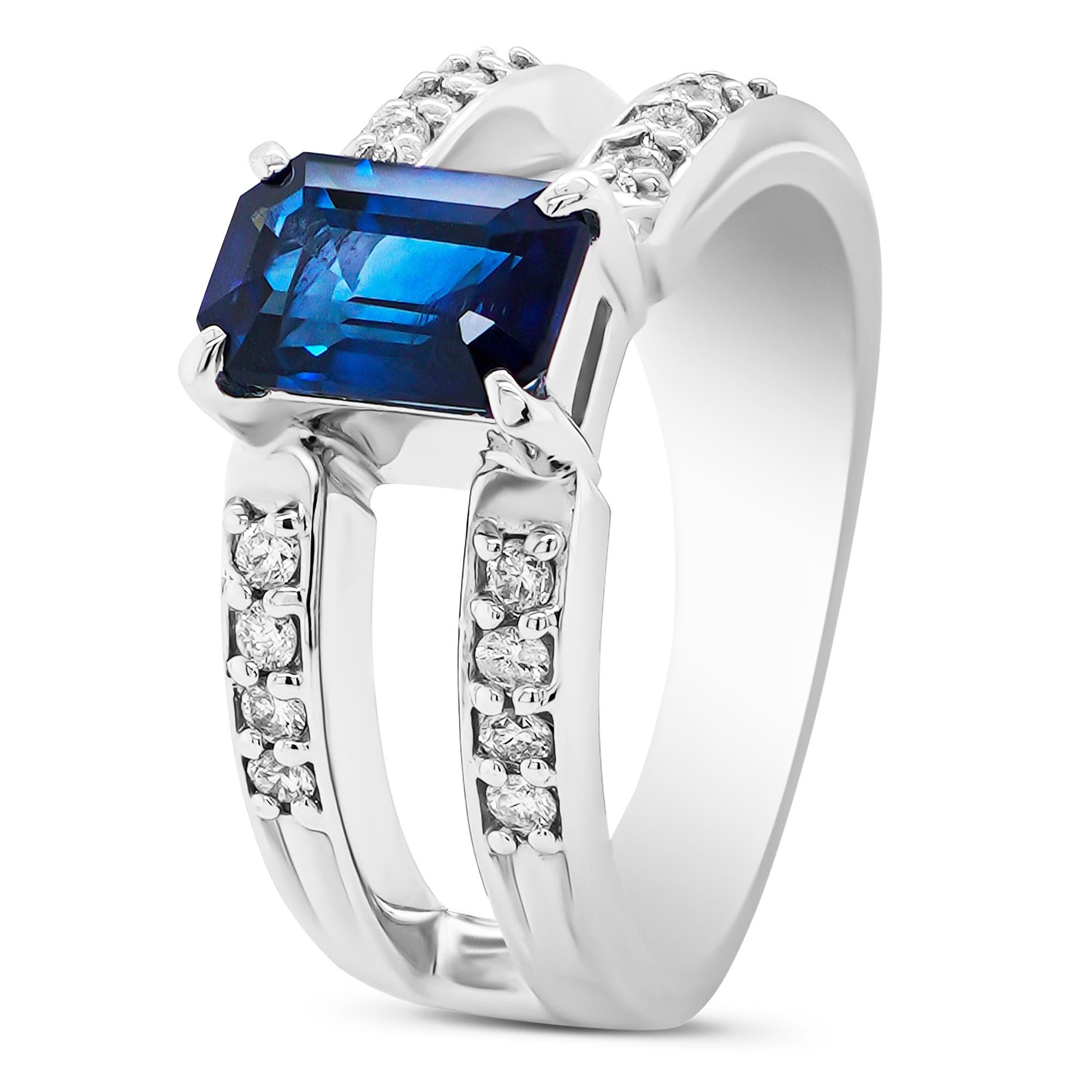 1,41 Karat Lebendiger Blauer Saphir und Diamant Brücken-Design Einzigartiger Solitär-Ring im Zustand „Neu“ im Angebot in Hung Hom, HK