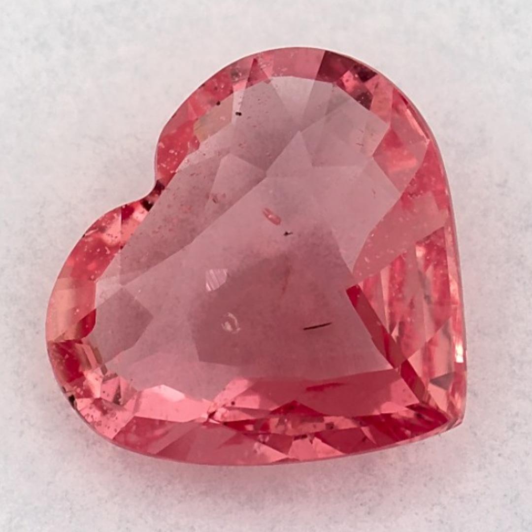Gemma sciolta con cuore di zaffiro rosa da 1.41 carati in vendita 1
