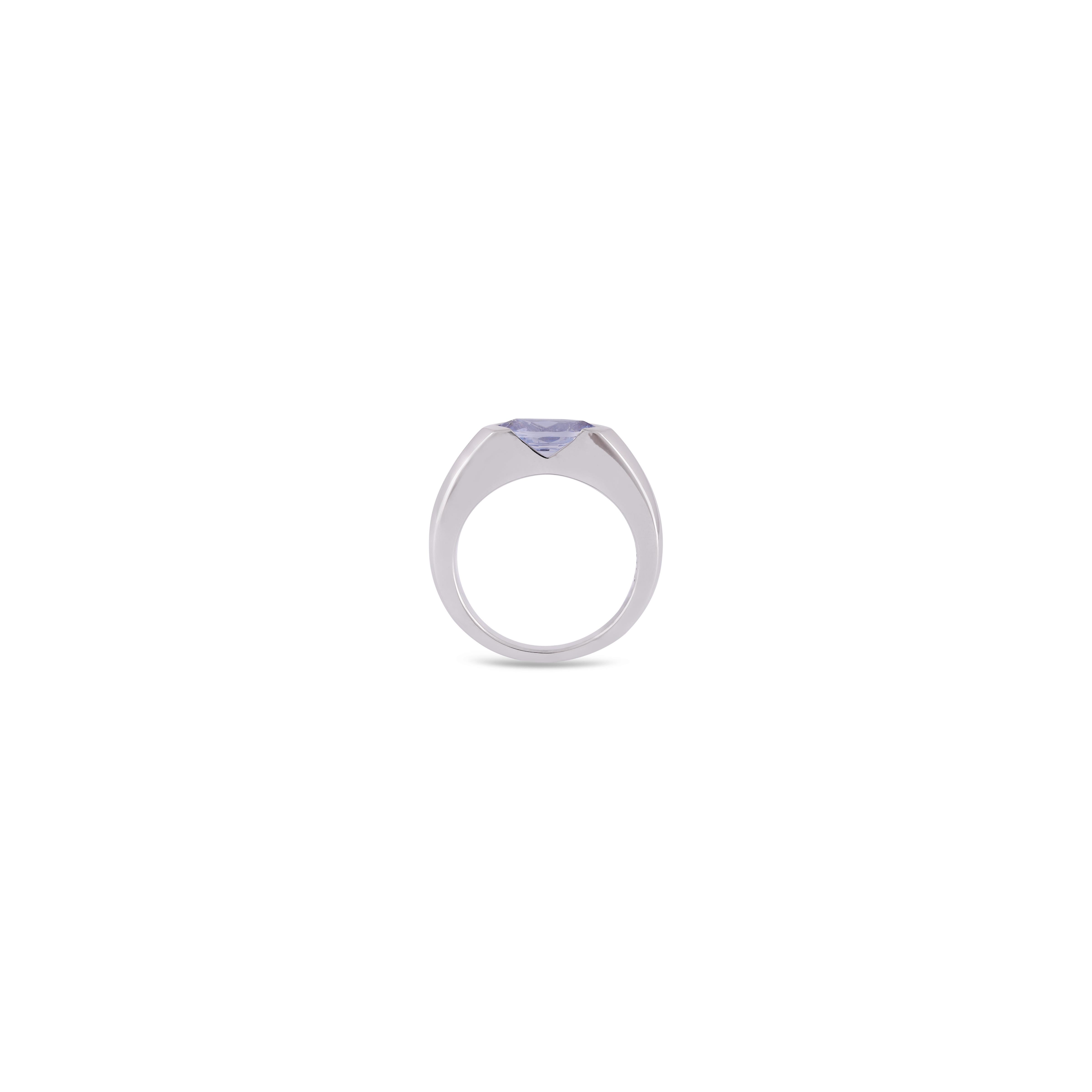 Modern 1.41 Cts Clear Blue Sapphire Ring in 18k White Gold For Sale