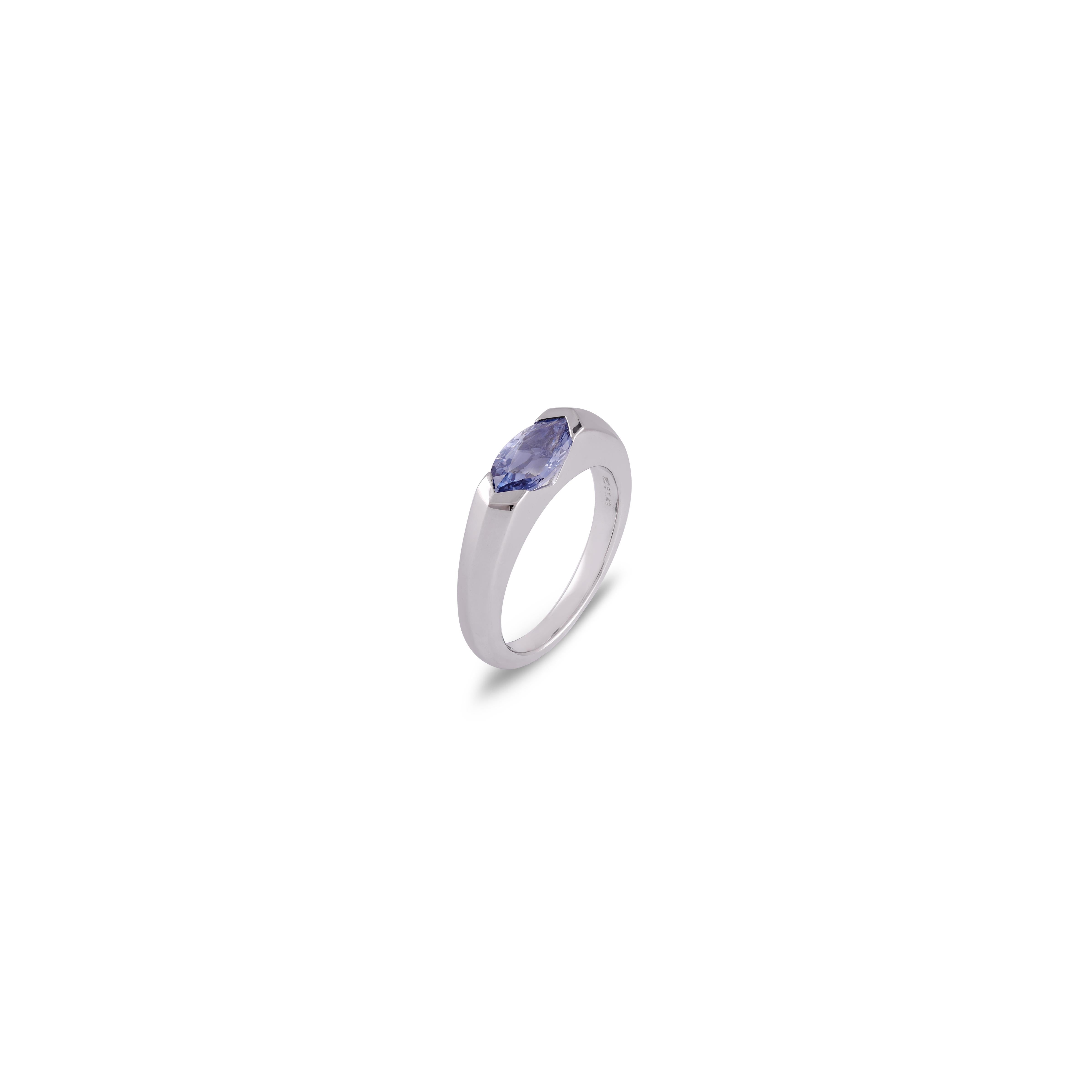 1,41 Karat klarer blauer Saphir Ring aus 18 Karat Weißgold (Marquiseschliff) im Angebot
