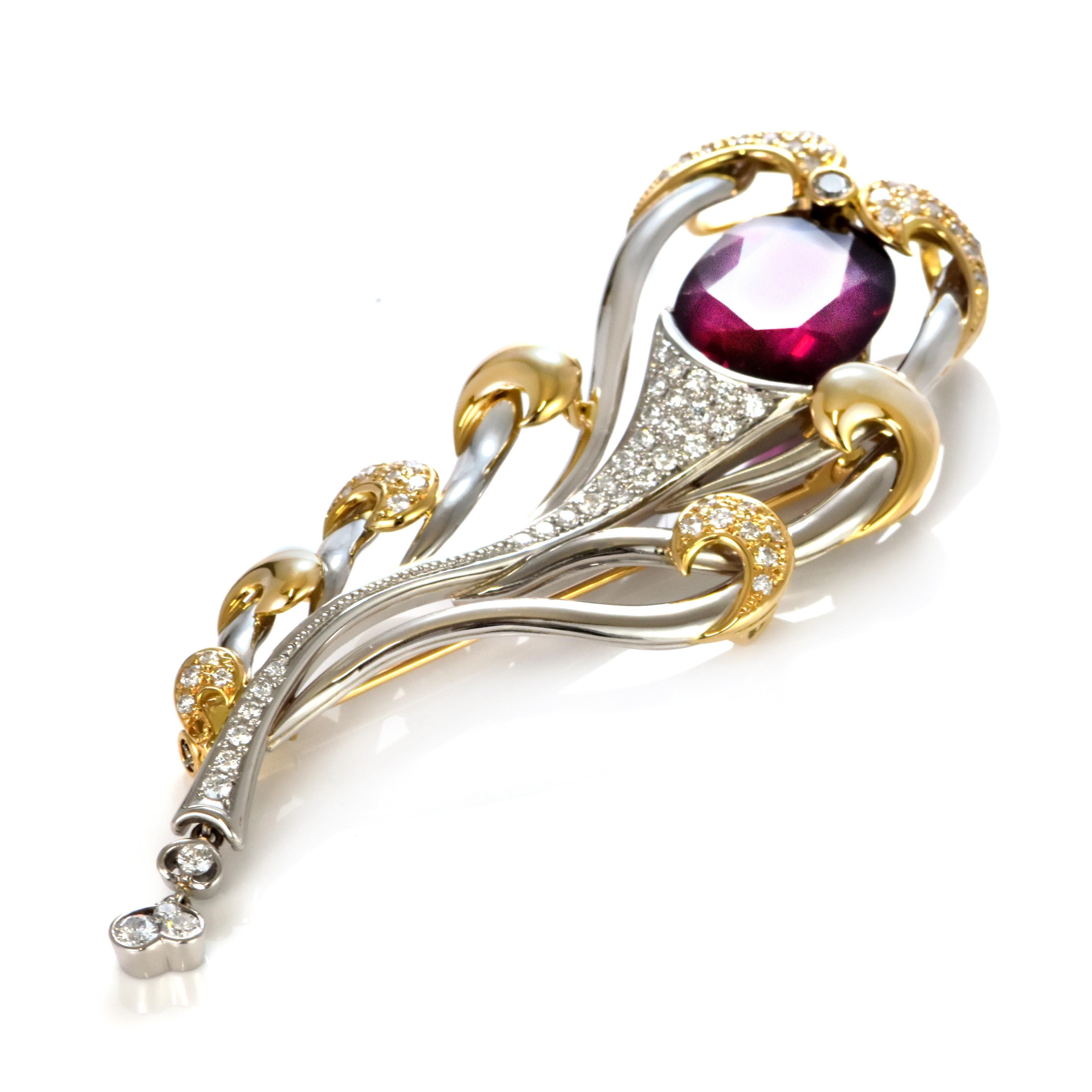 14.10 Carat Natural Rhodolite Garnet & Diamond Brooch Made in Platinum/18K Gold (Moderne) im Angebot
