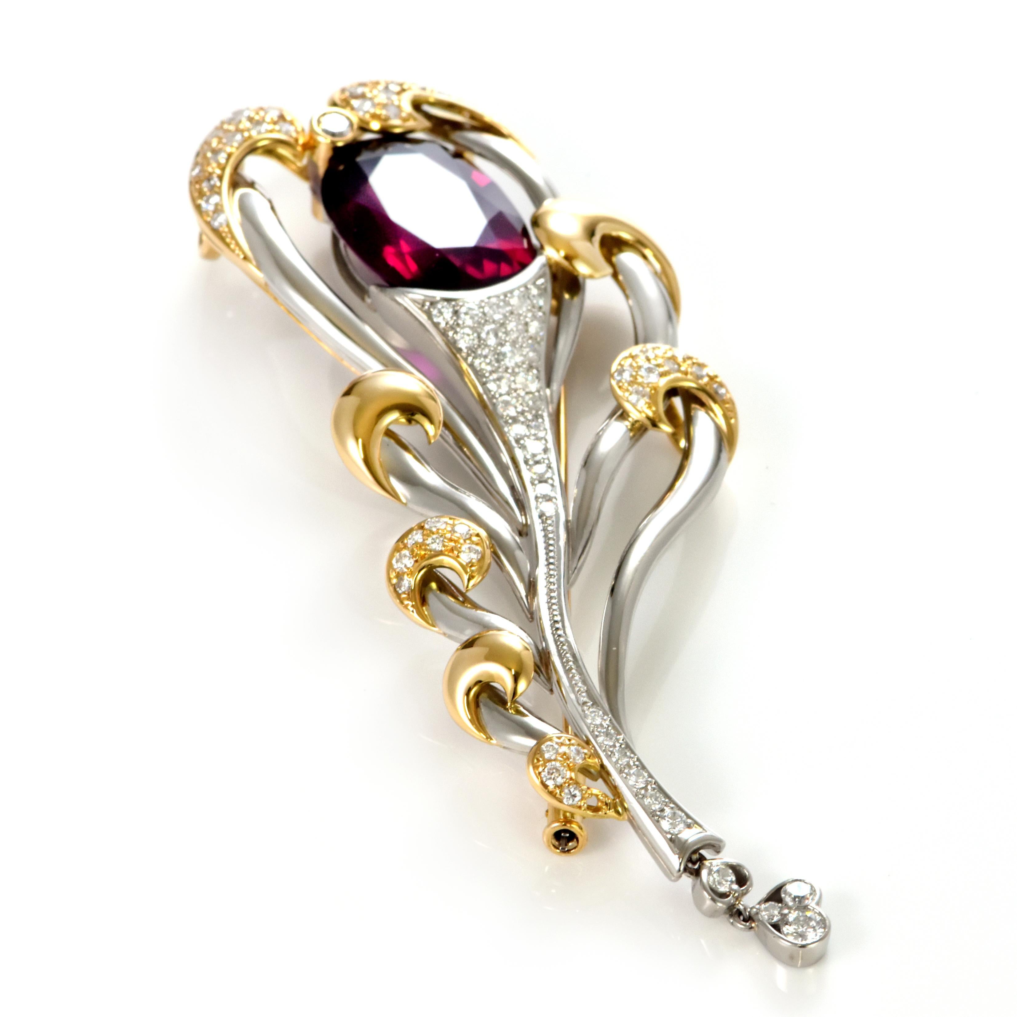 14.10 Carat Natural Rhodolite Garnet & Diamond Brooch Made in Platinum/18K Gold im Angebot 1