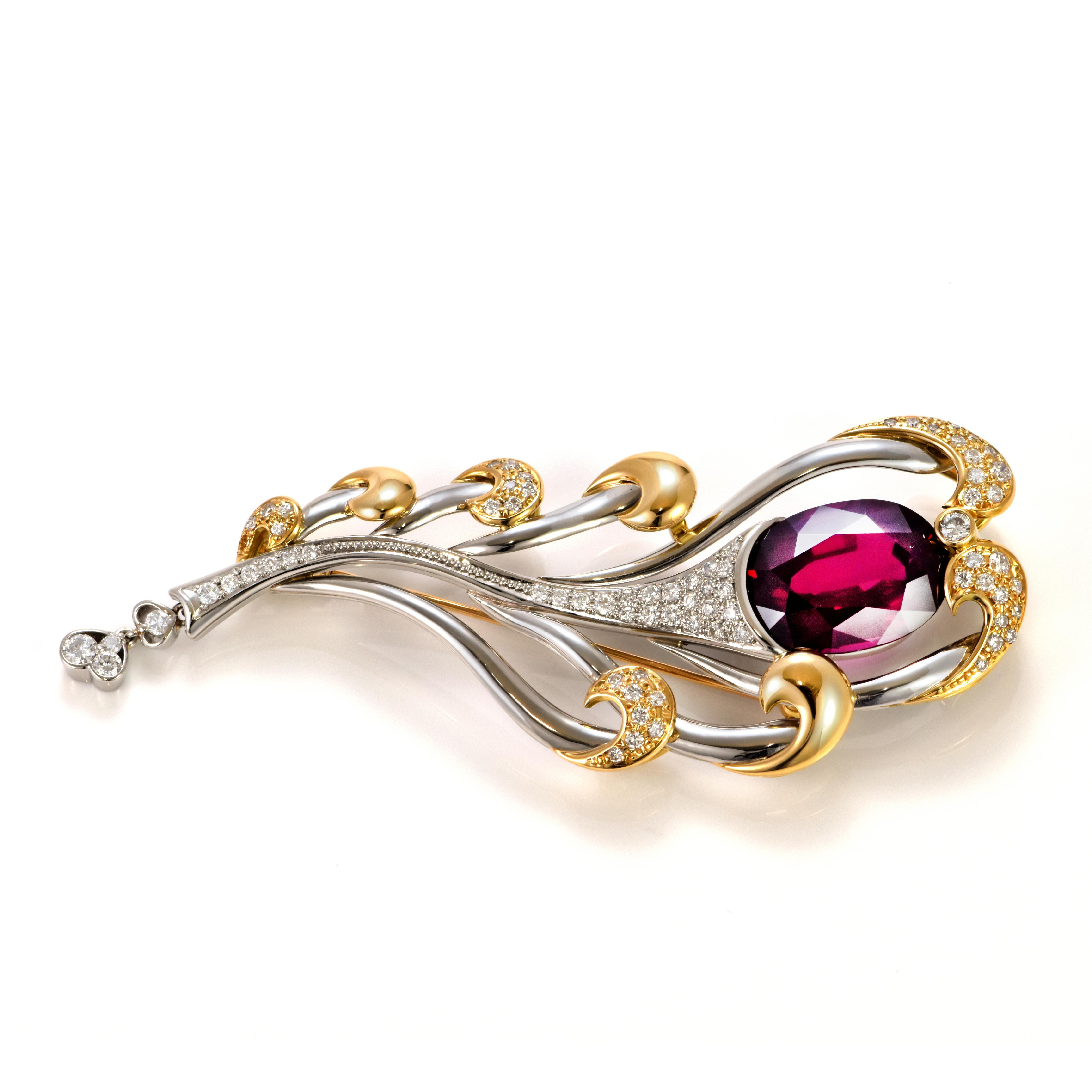 14.10 Carat Natural Rhodolite Garnet & Diamond Brooch Made in Platinum/18K Gold im Angebot 3